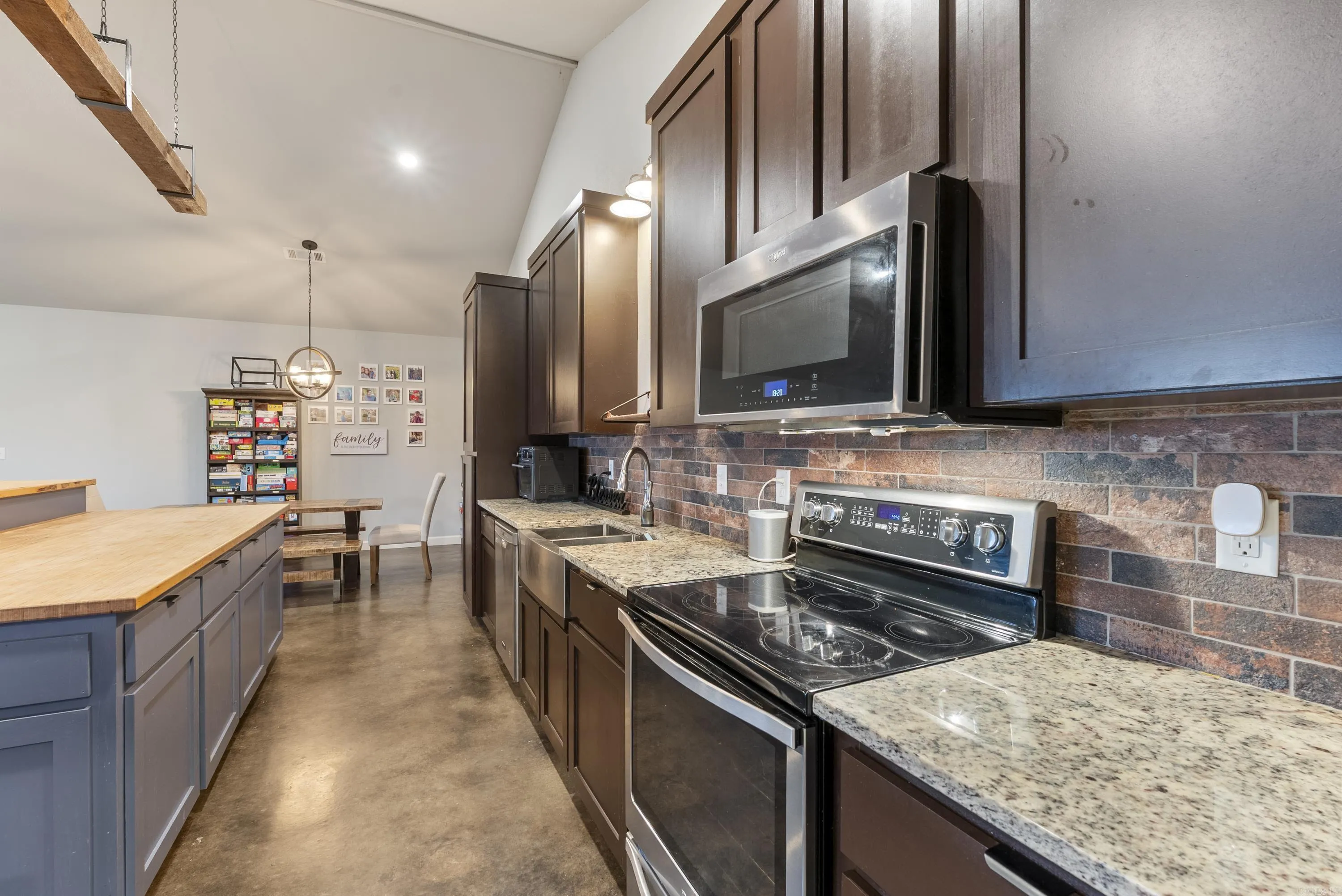 Property at 224  25 n - Image 42