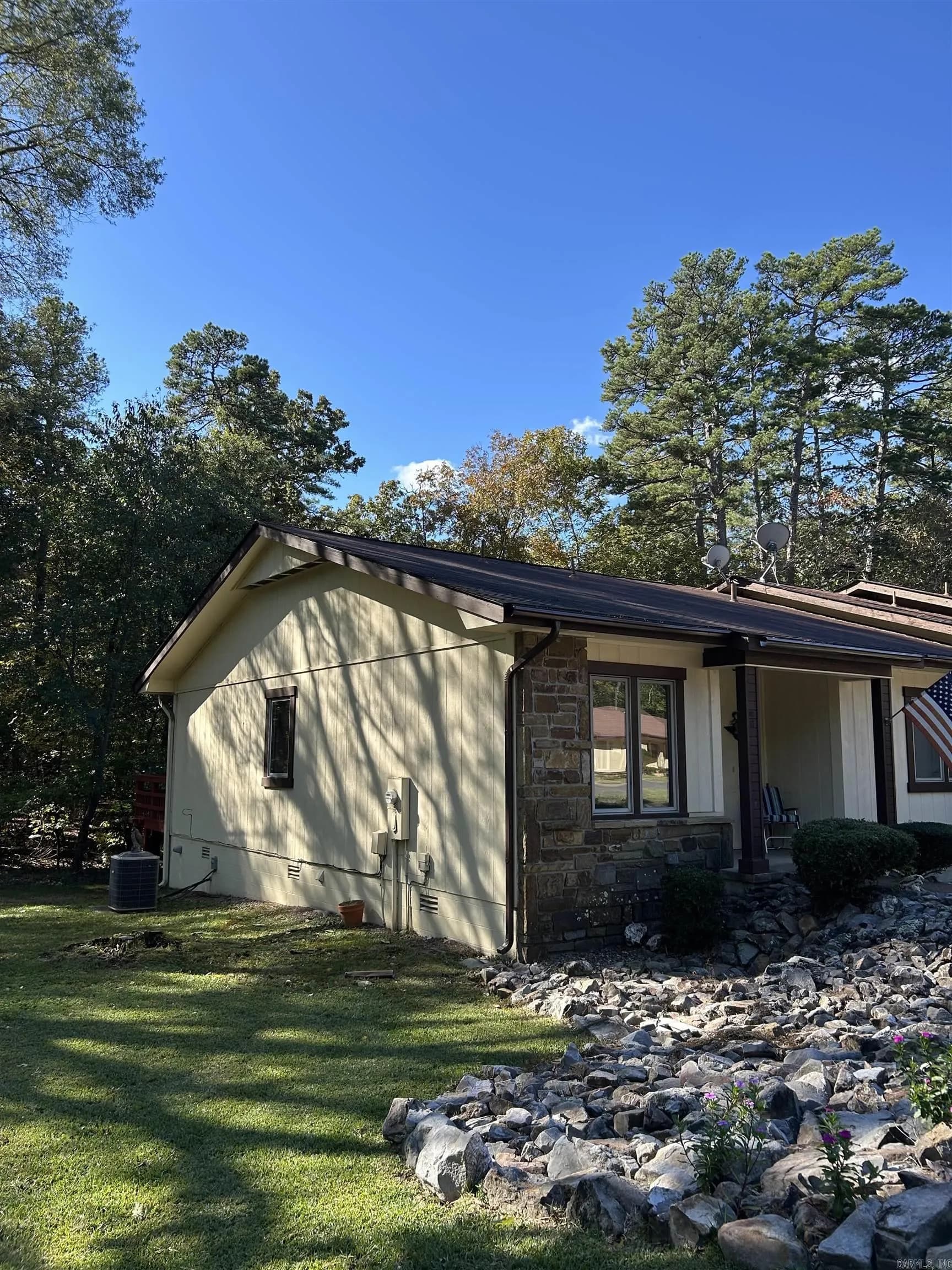 Property at 2  Lindsay - Image 3