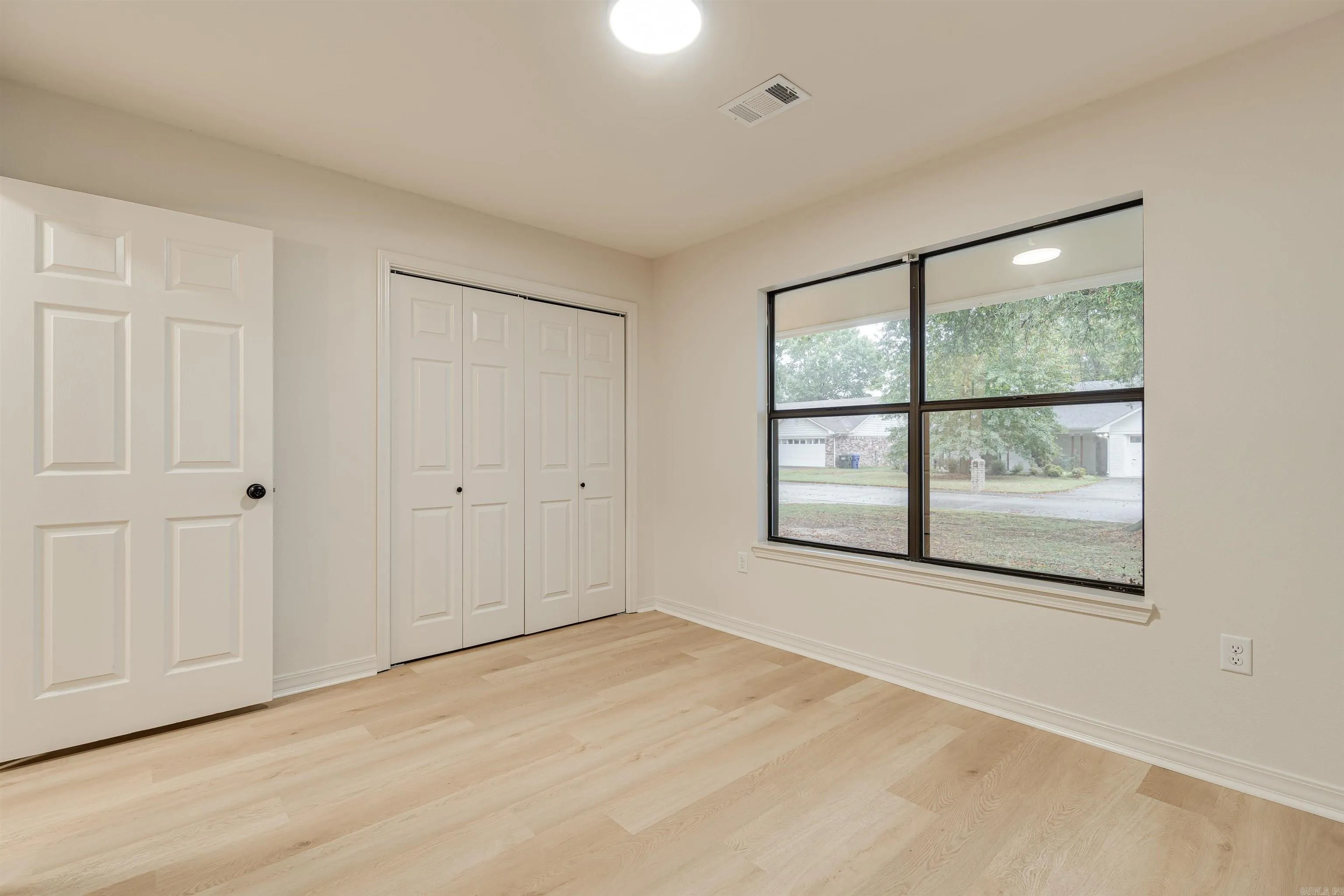 Property at 355  Navajo - Image 24