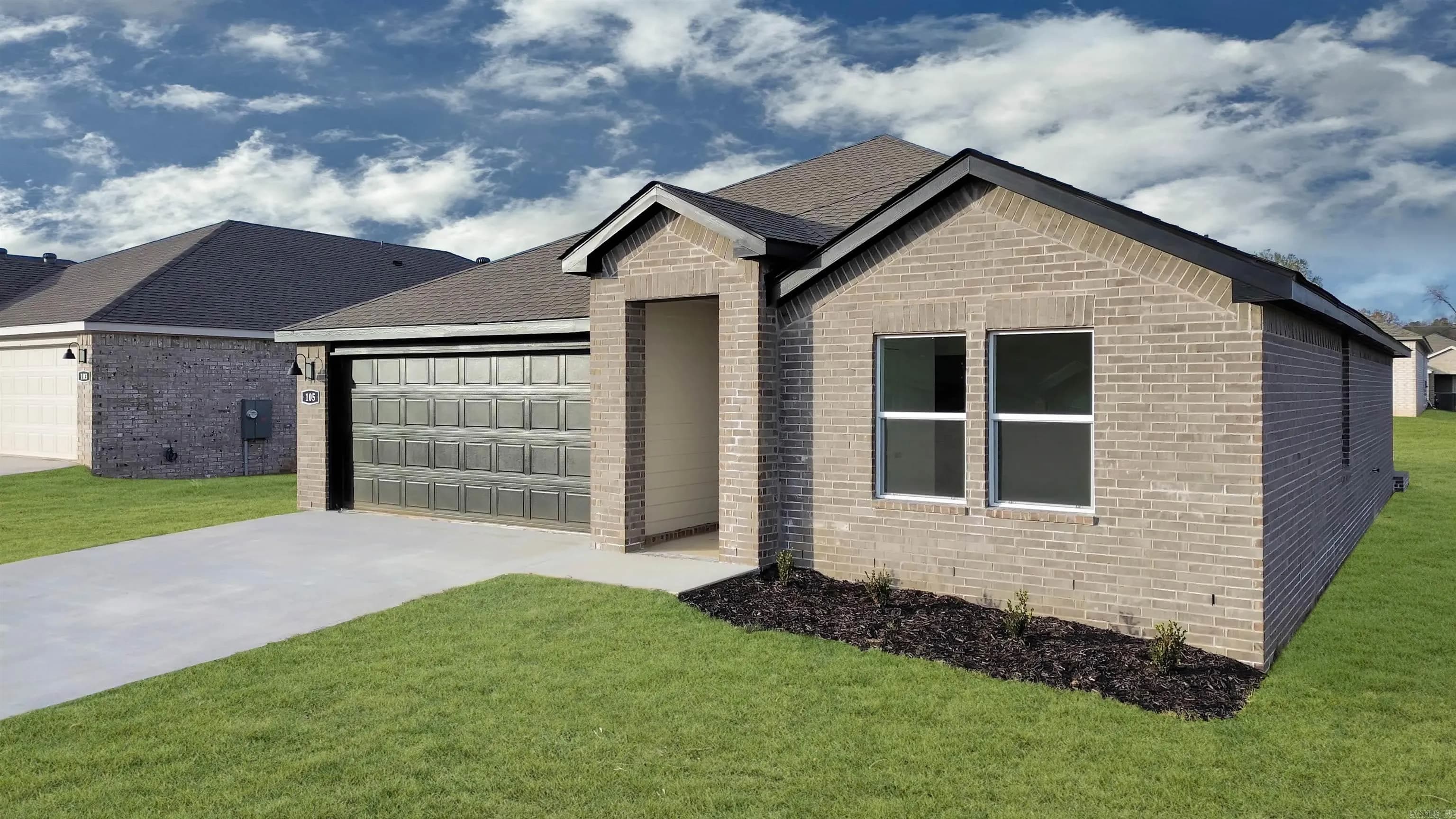 Property at 112 E Sunbelt - Image 2