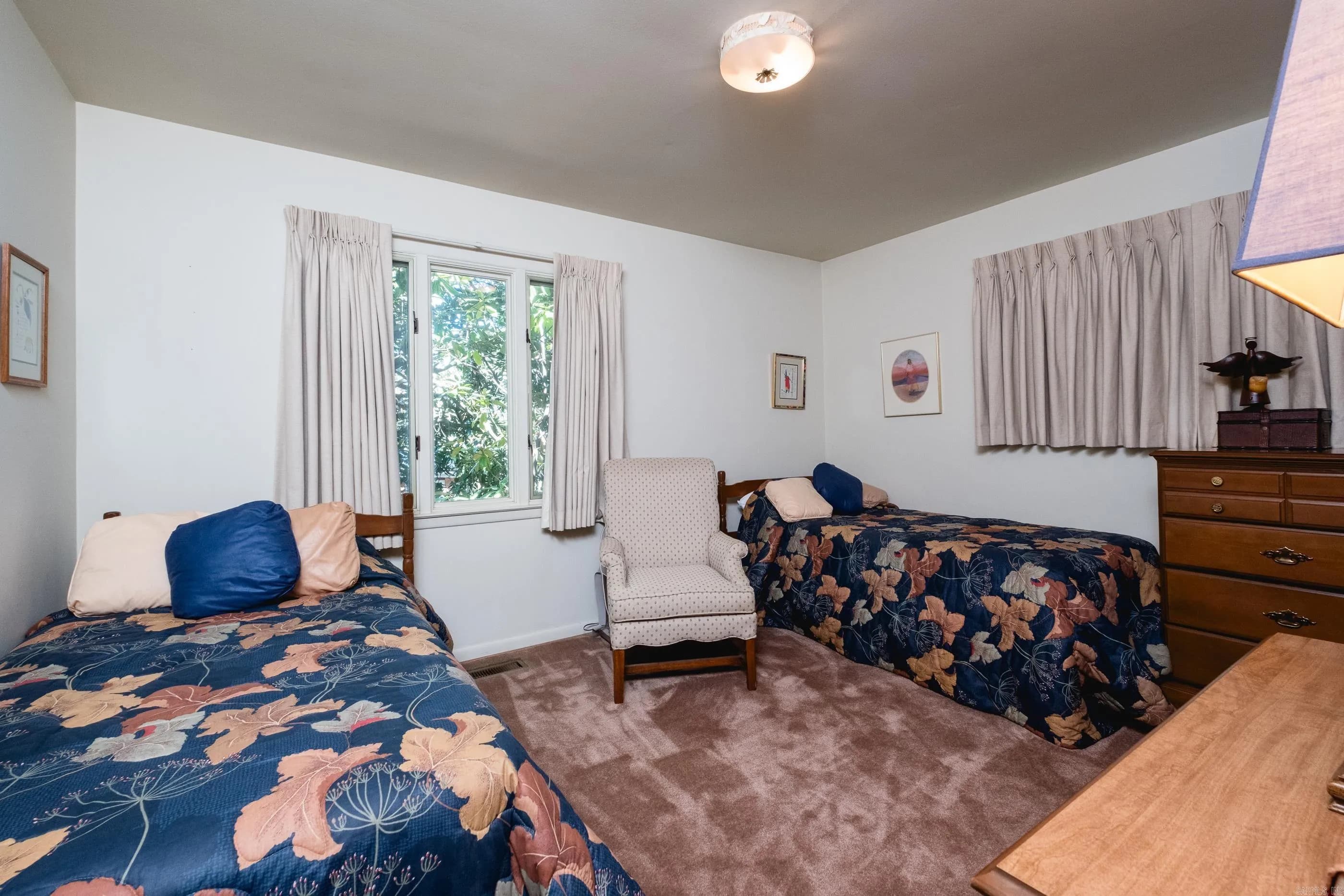 Property at 4009  Kenyon - Image 33