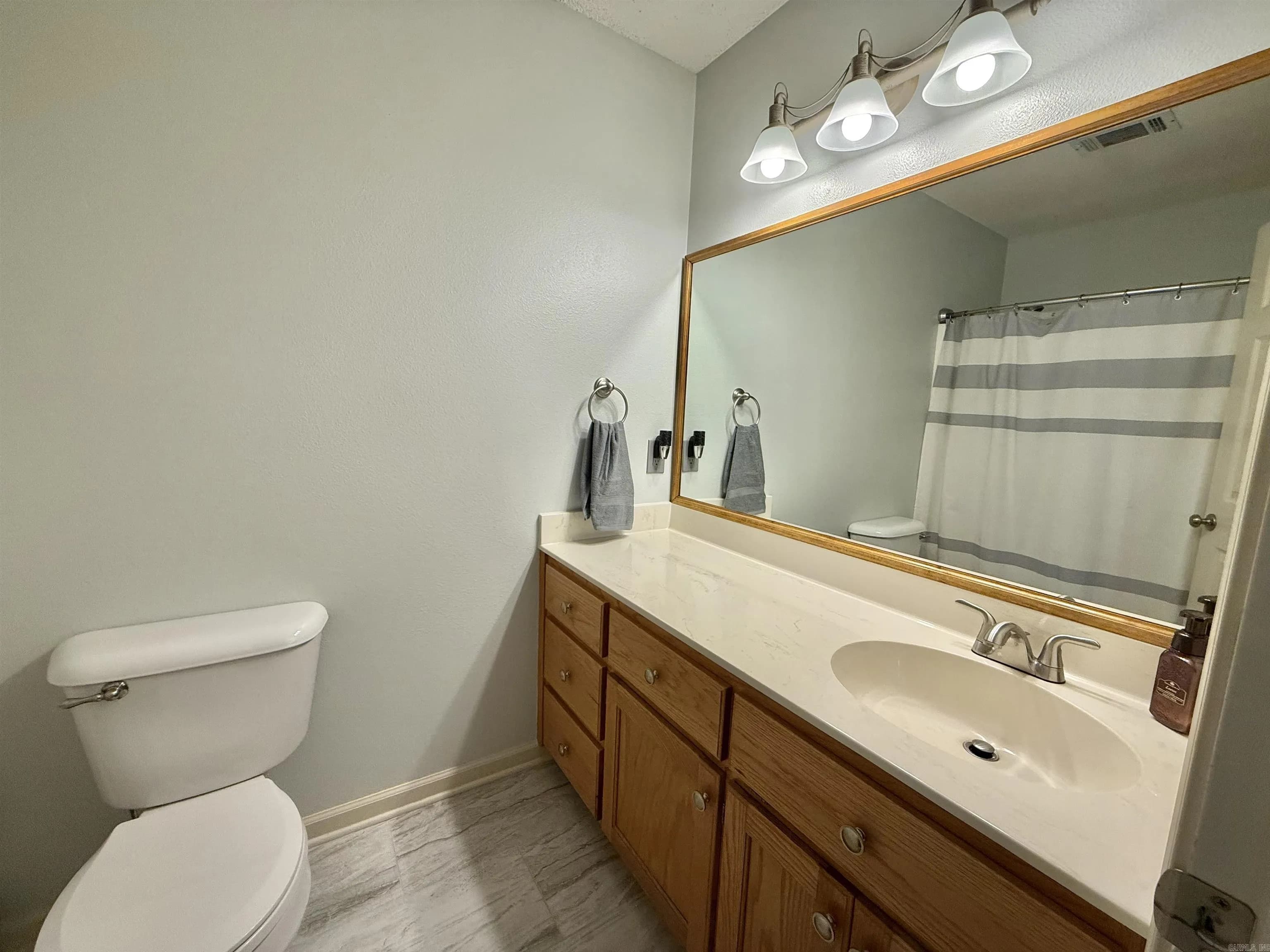 Property at 216  Hunters run - Image 20