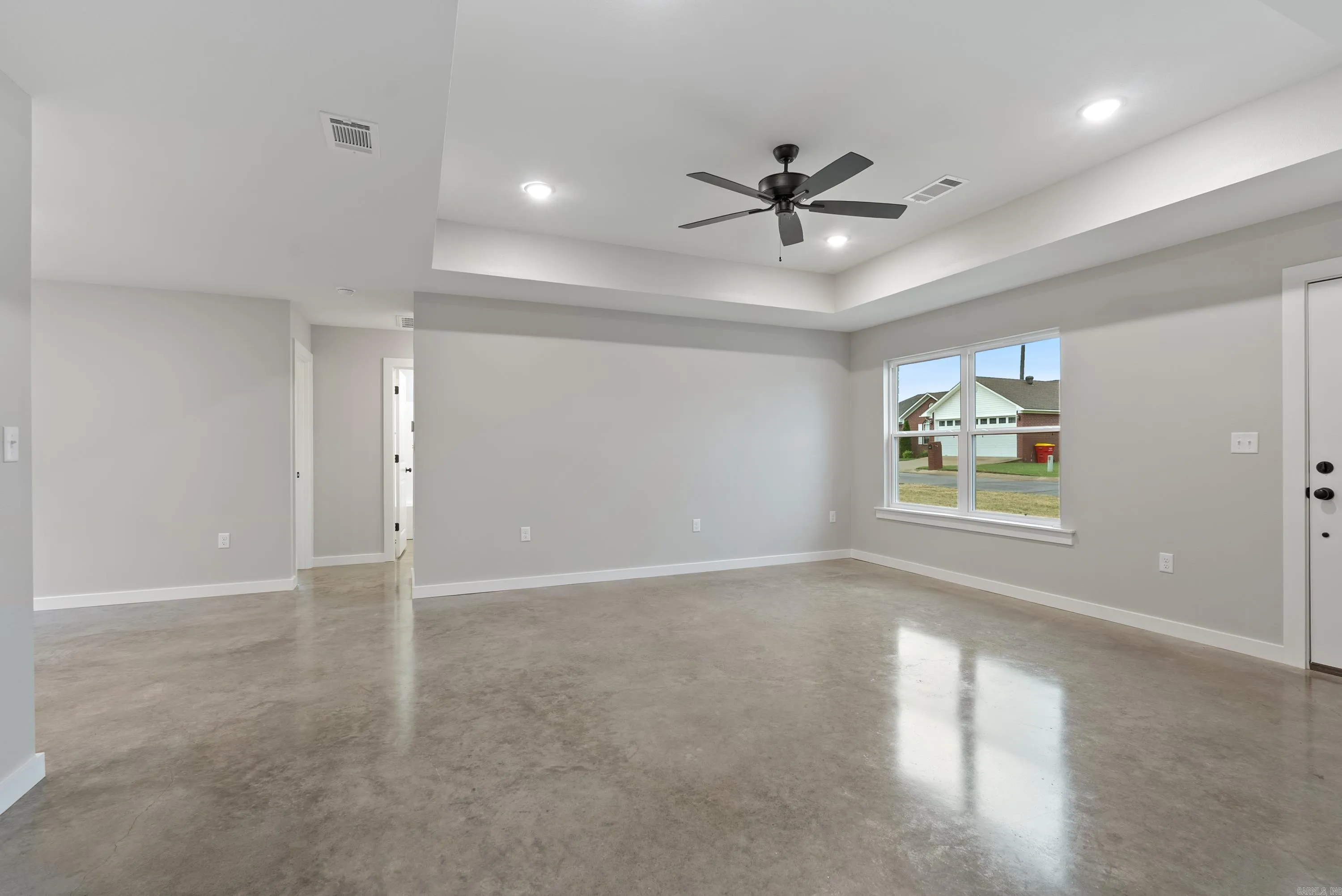 Property at 401  Parkway - Image 14