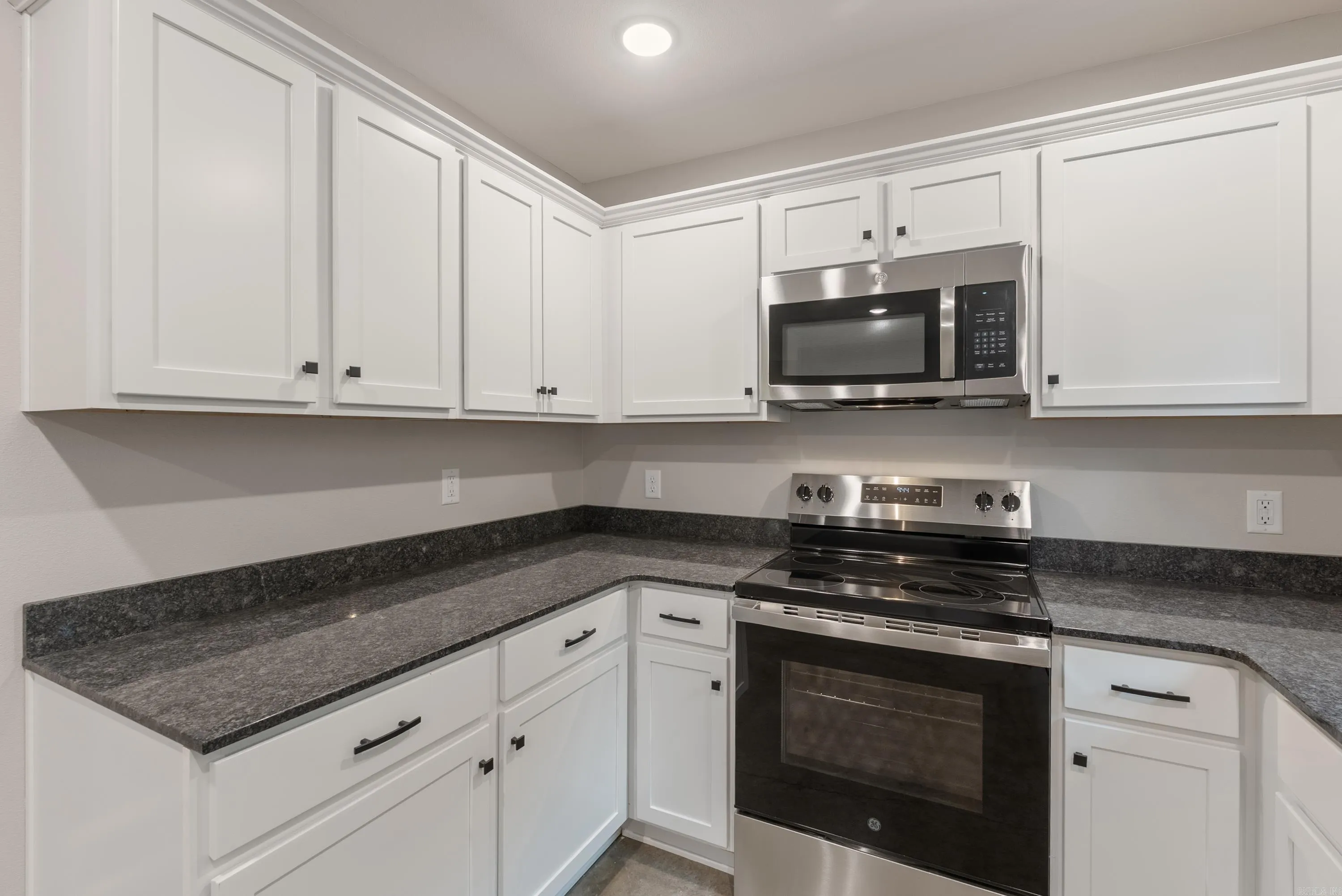 Property at 401  Parkway - Image 19