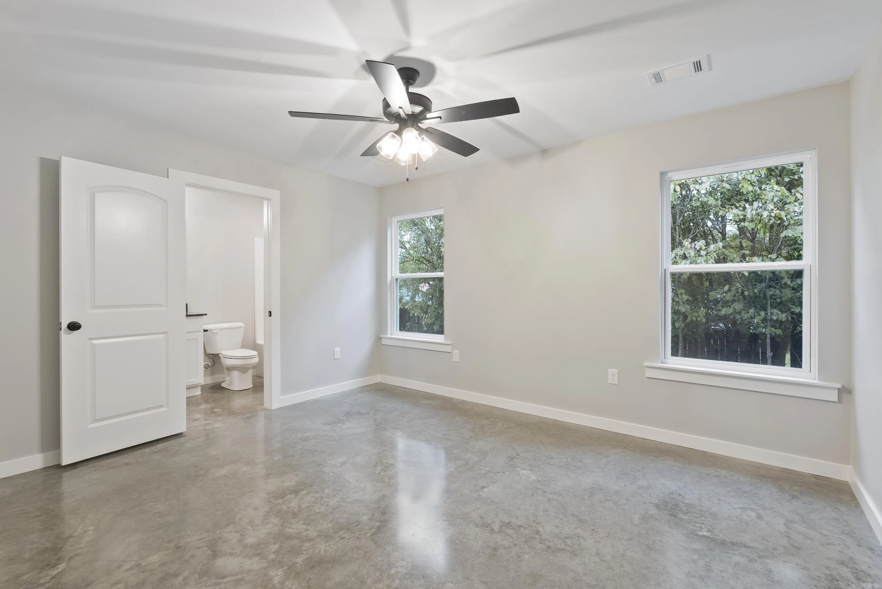 Property at 401  Parkway - Image 22