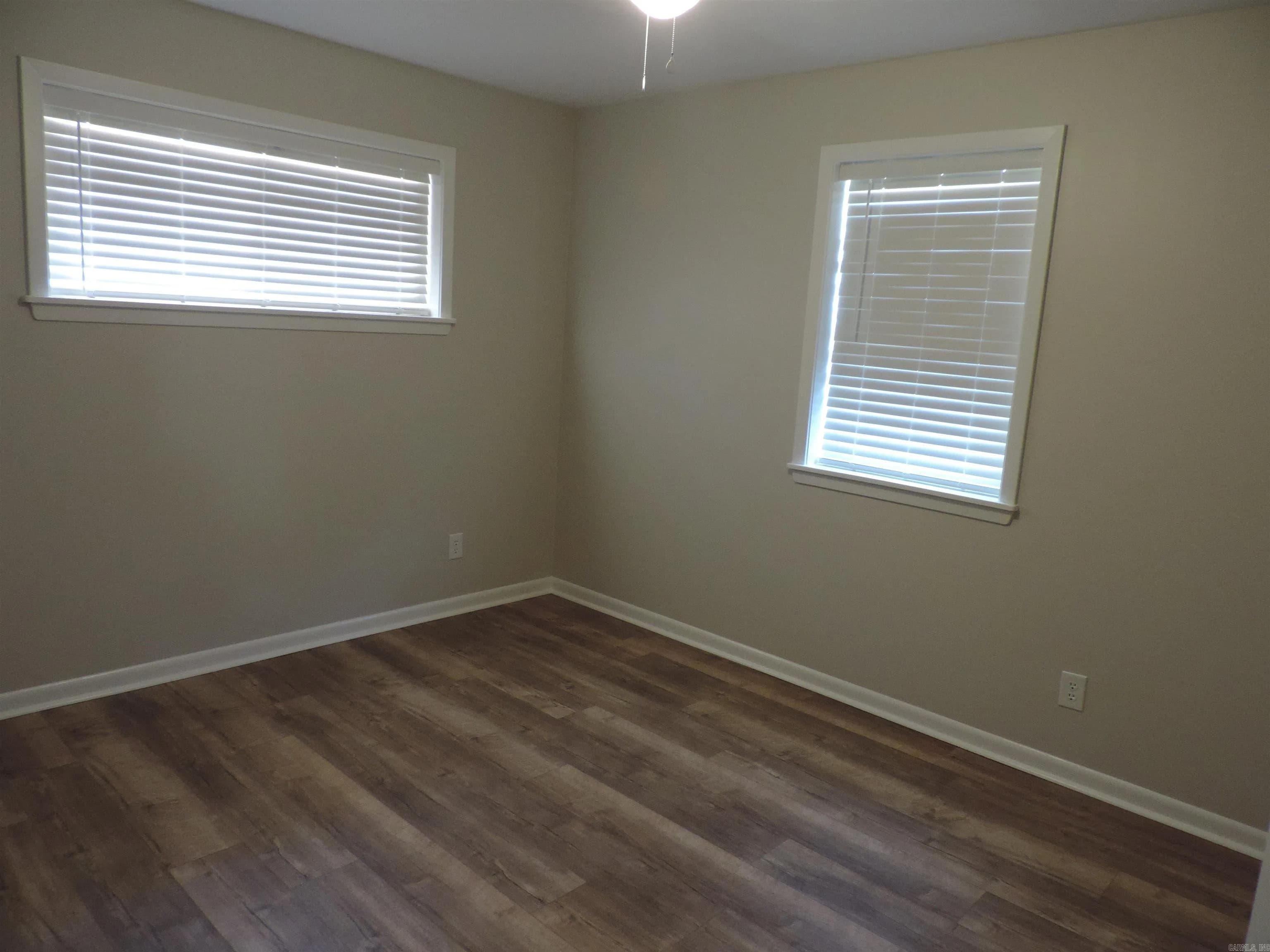 Property at 212 S Adcock - Image 12