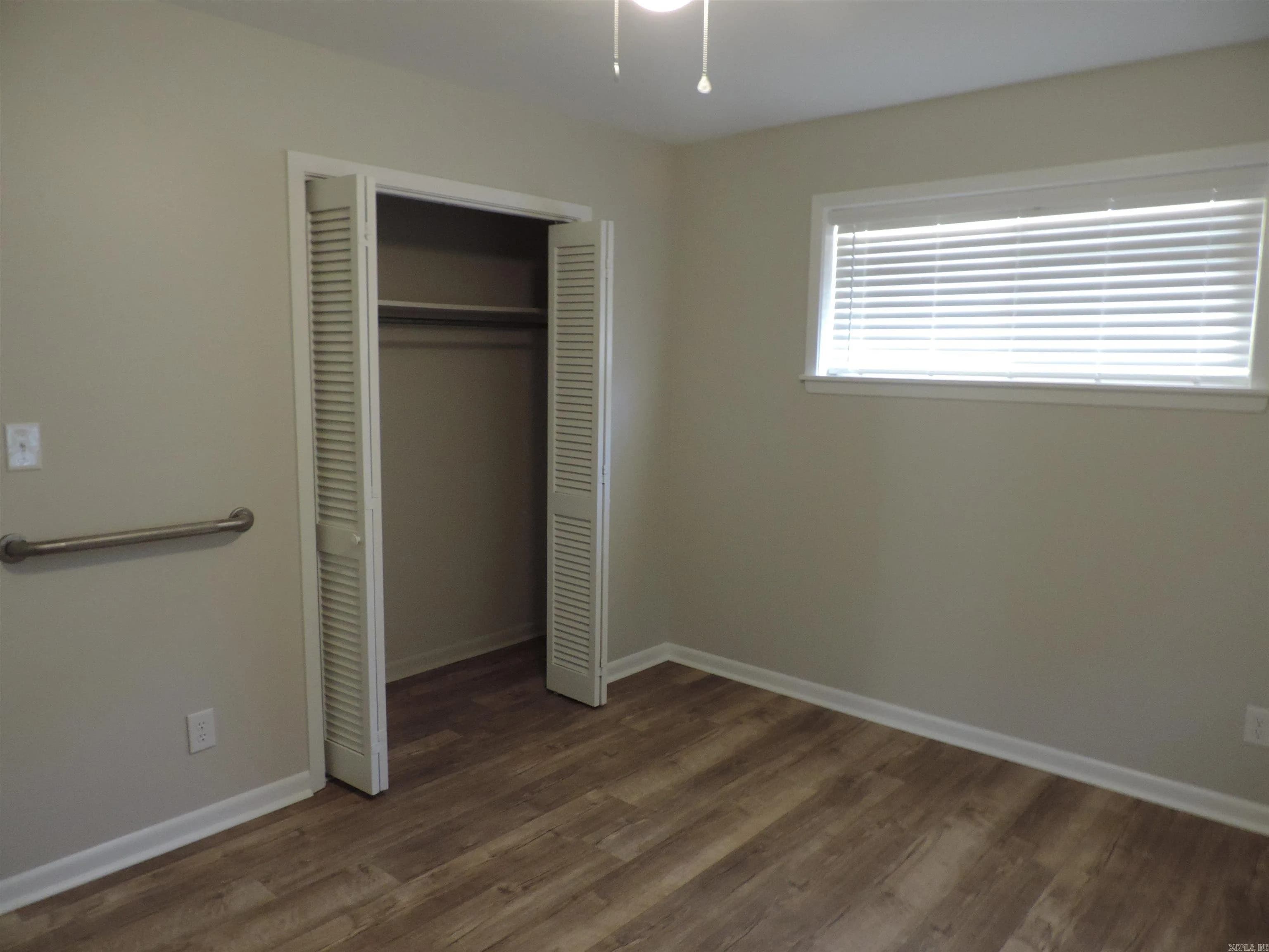 Property at 212 S Adcock - Image 13