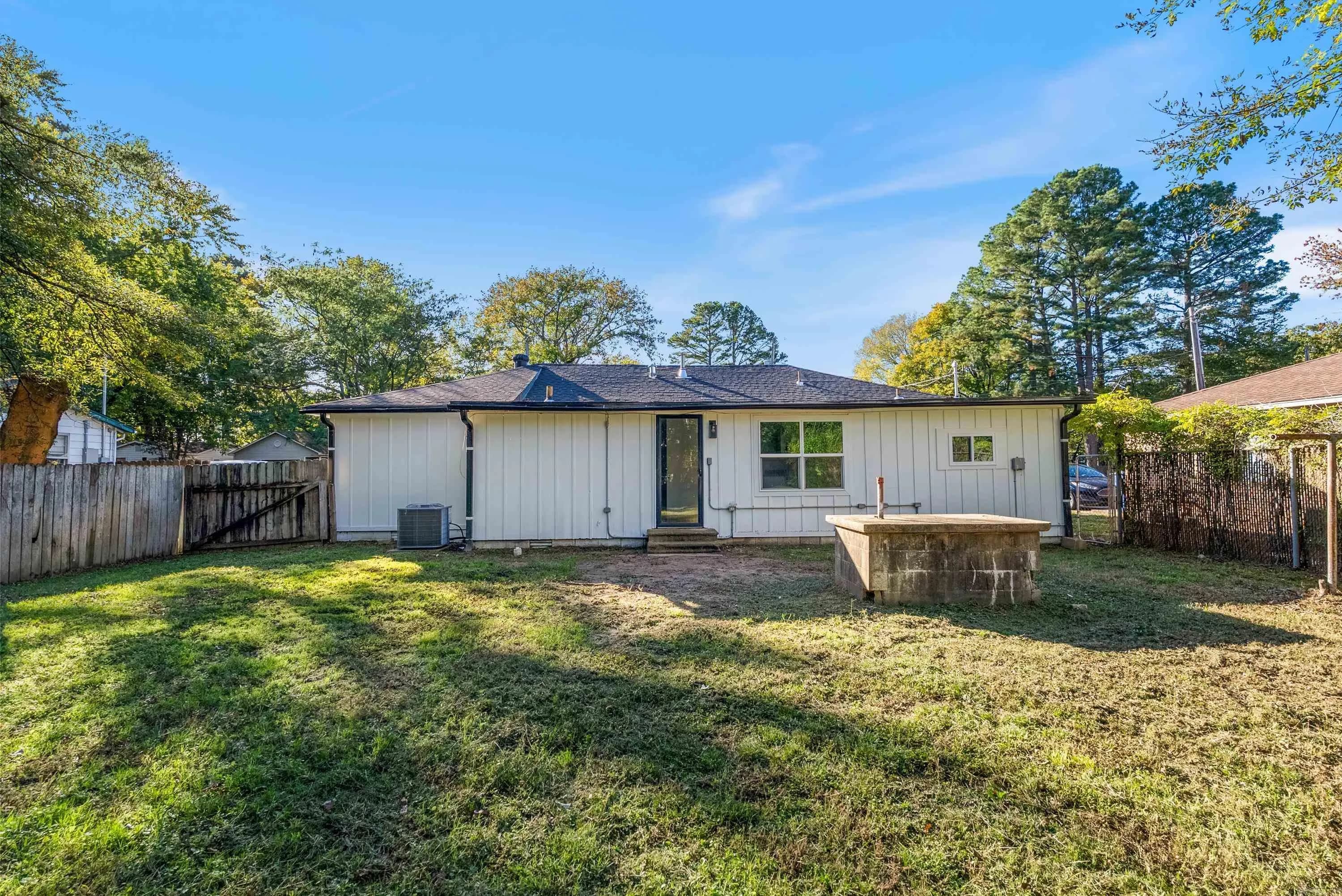 Property at 120 S Mitchell - Image 38