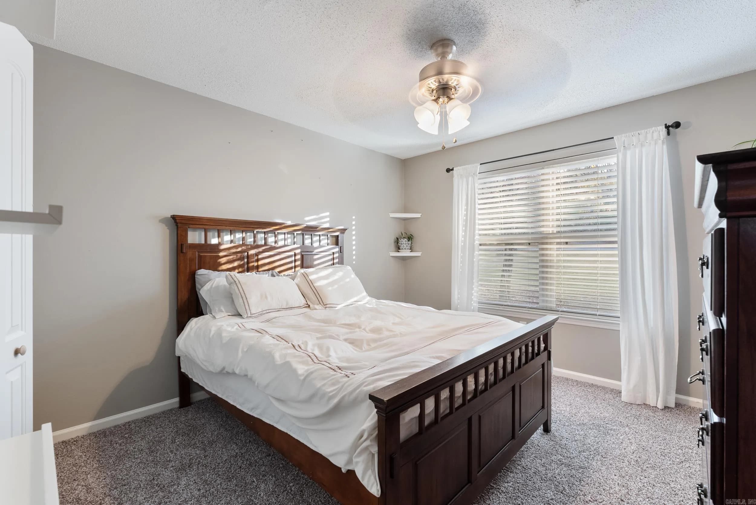 Property at 20  Caddo - Image 13