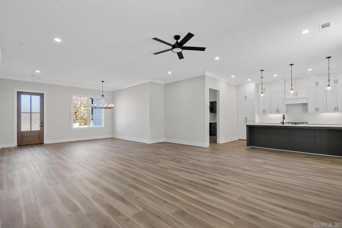 Property at 533  Valley oak dr - Image 8