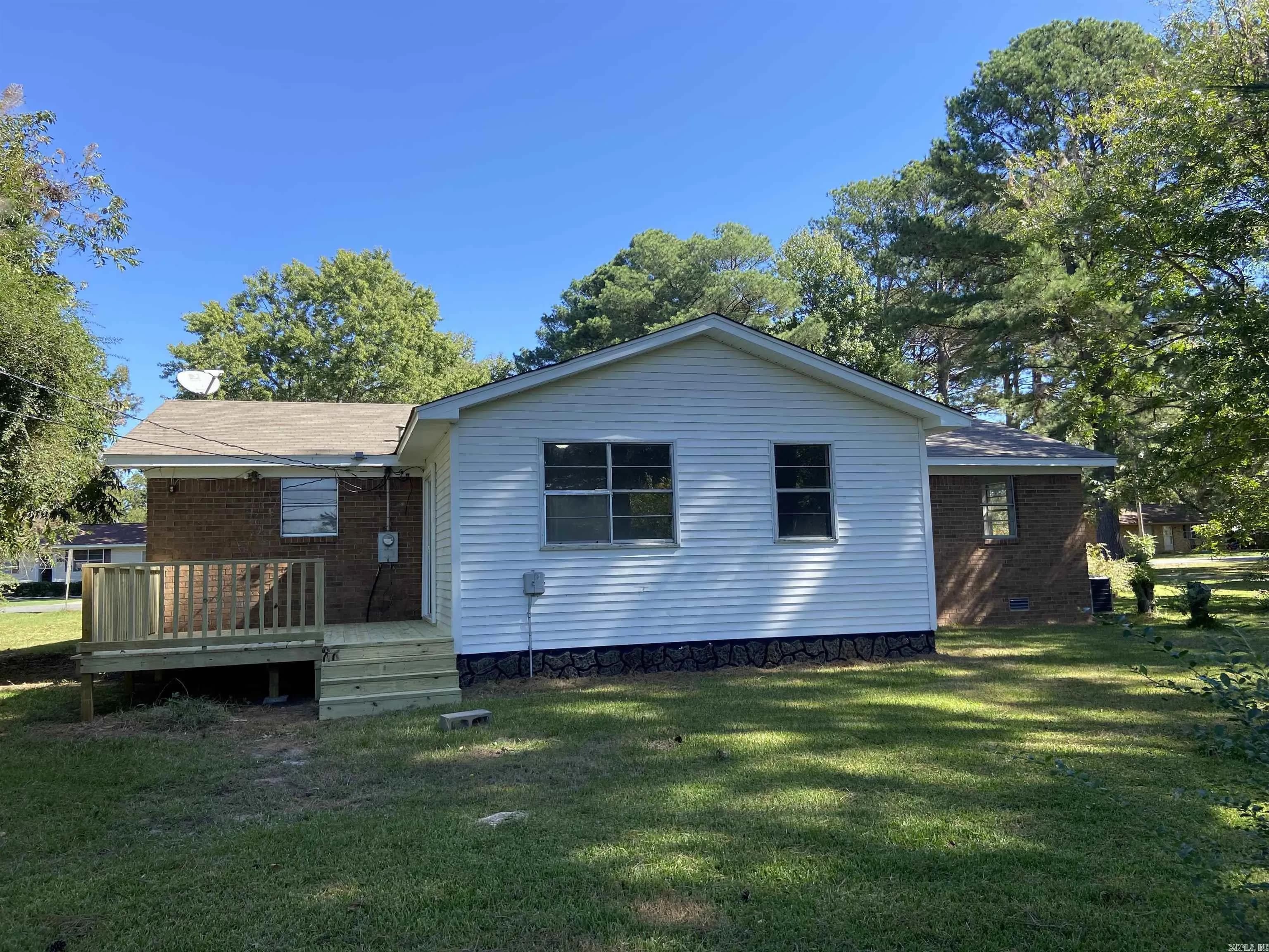 Property at 406 S Cypress - Image 17