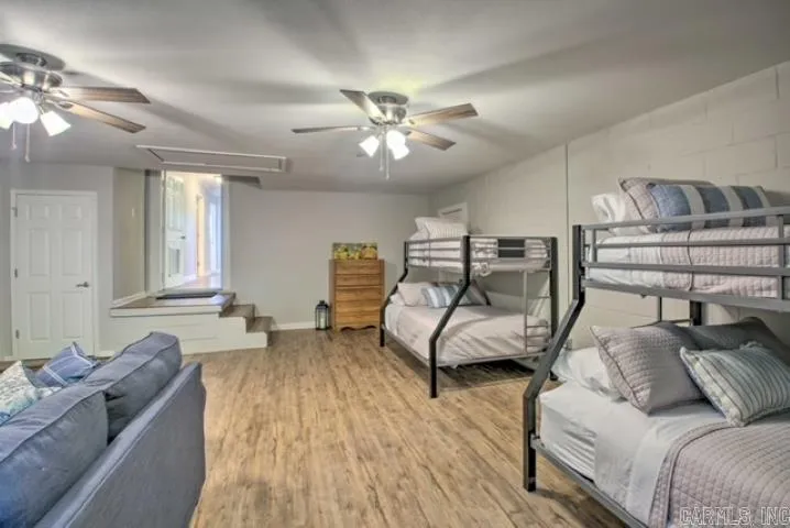 Property at 228  Houston - Image 31