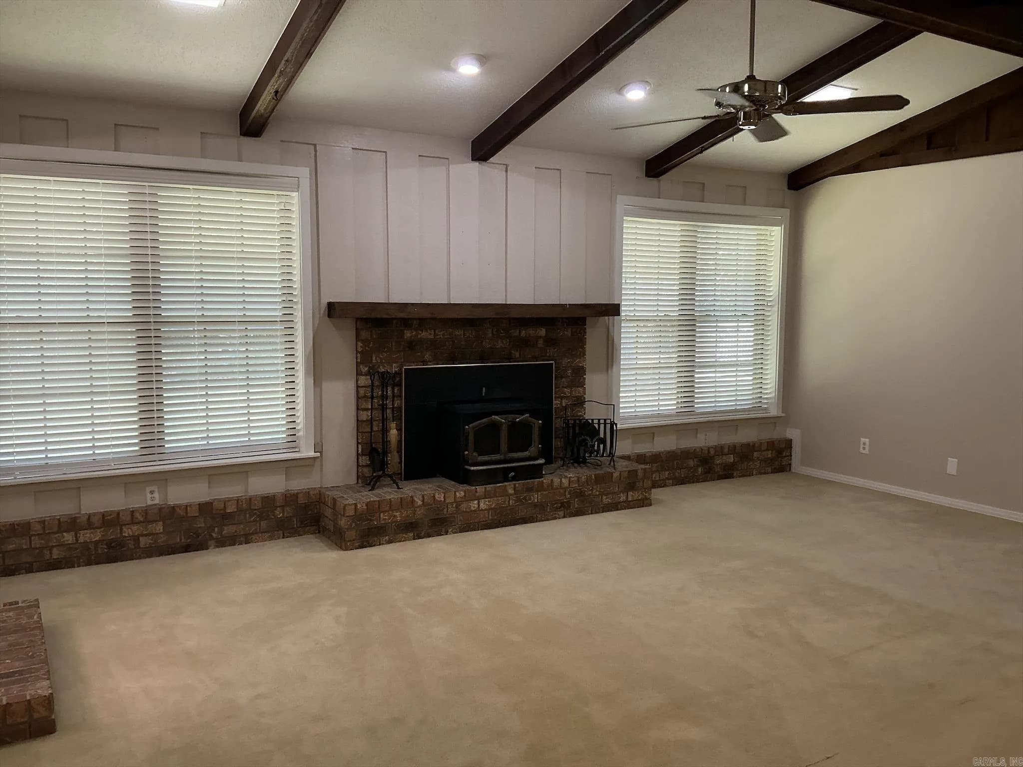 Property at 127 S Dogwood - Image 11
