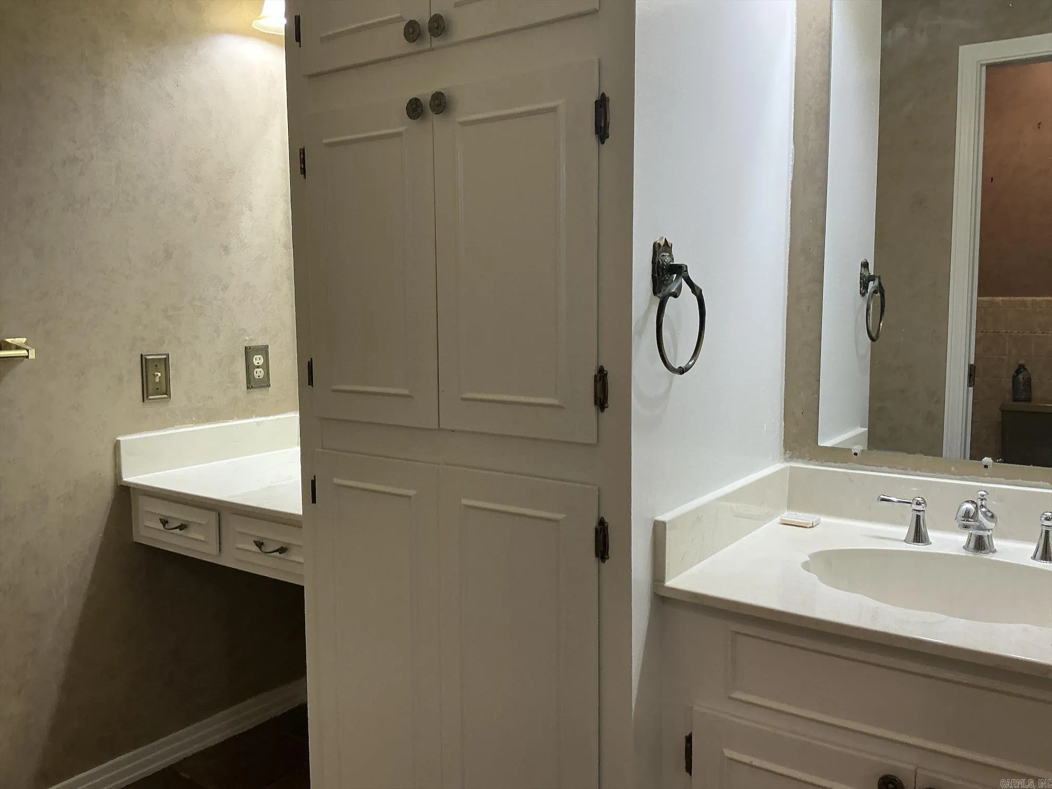 Property at 127 S Dogwood - Image 34