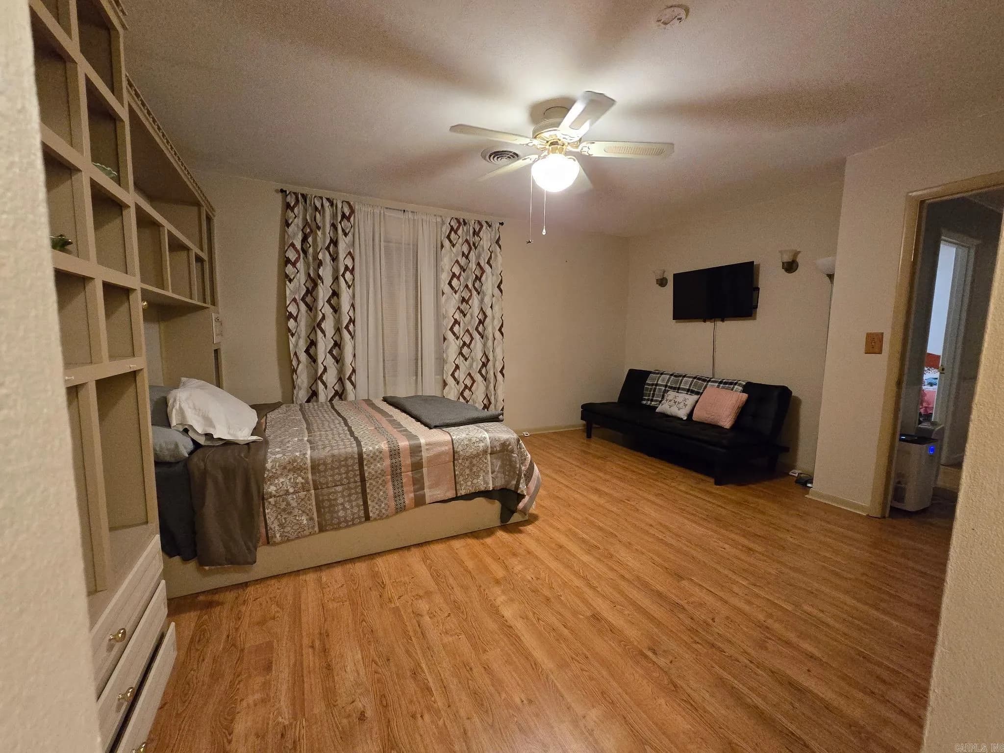 Property at 100 E Campus - Image 18
