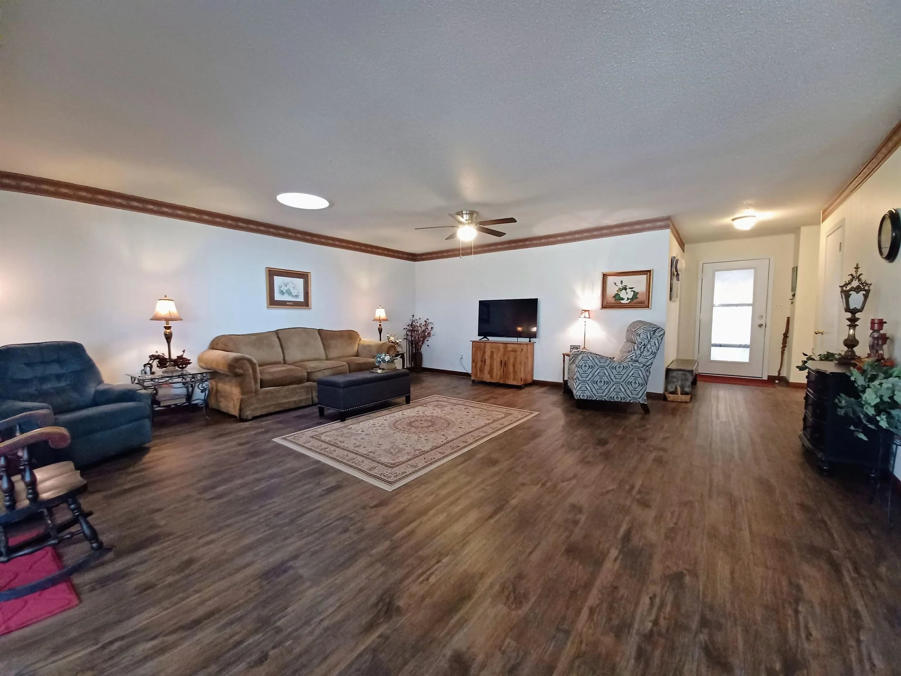 Property at 1002 S Manor - Image 14