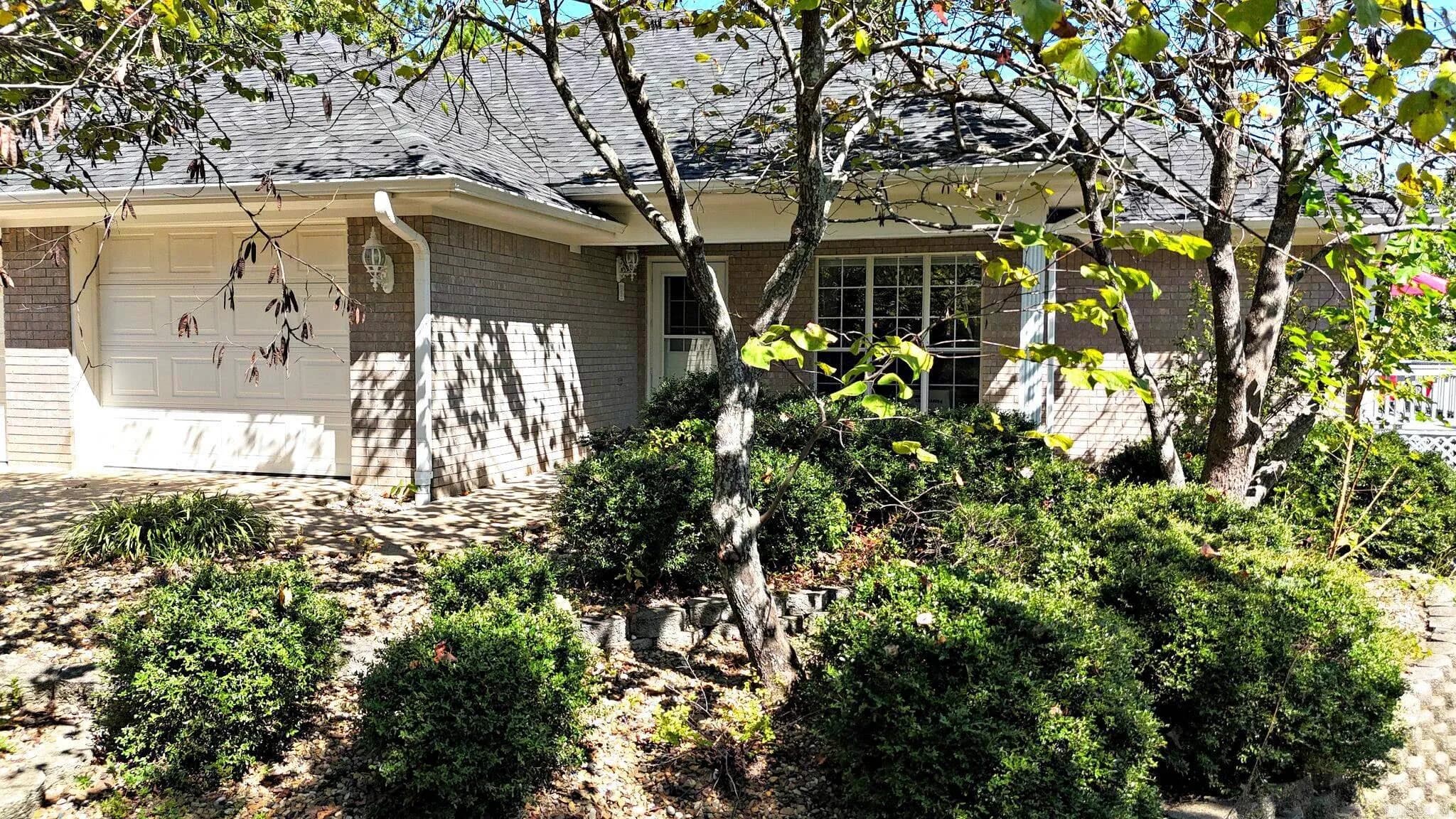 Property at 105  Dogwood - Image 4