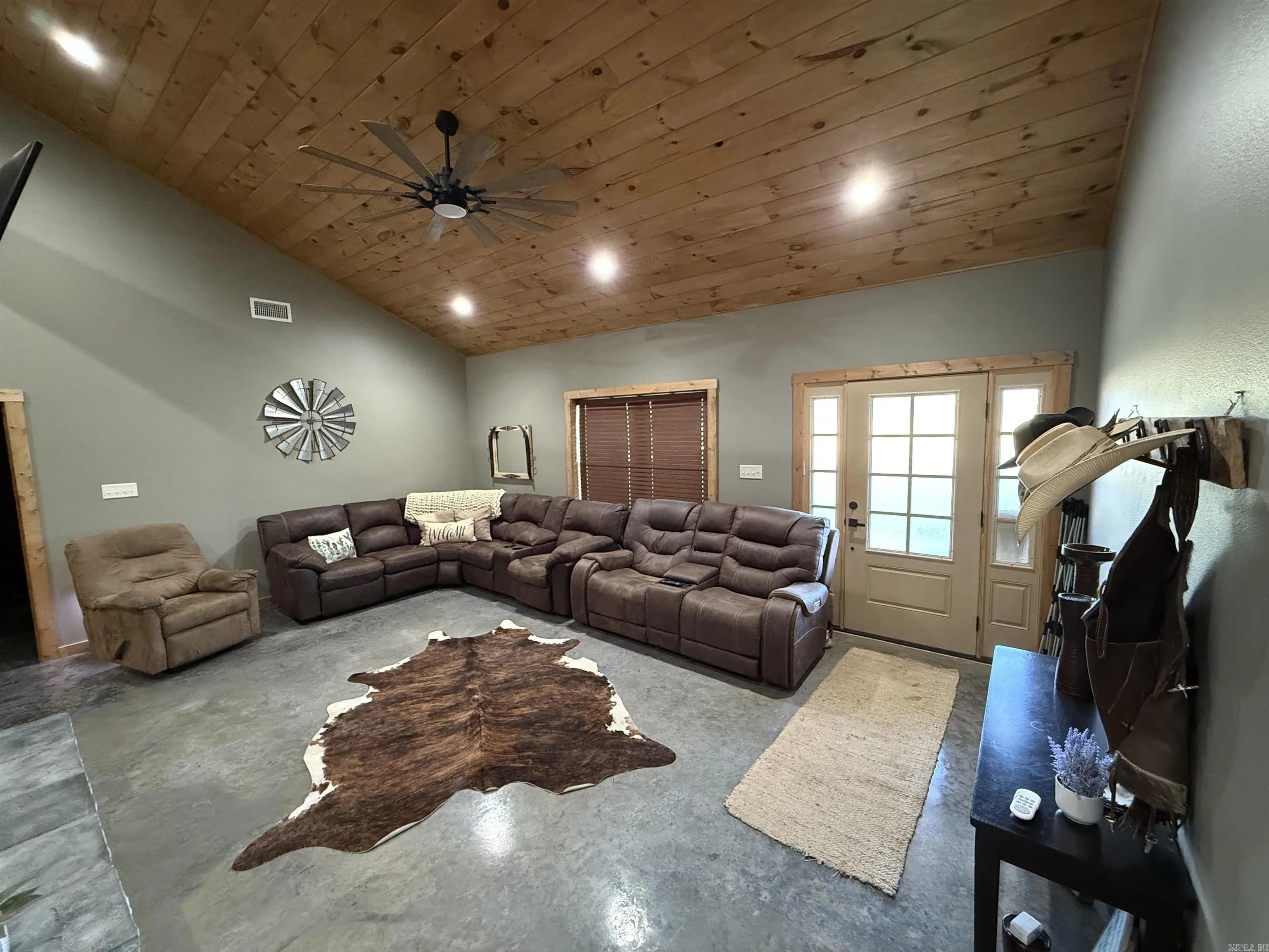 Property at 550  Sunshine ln. - Image 19