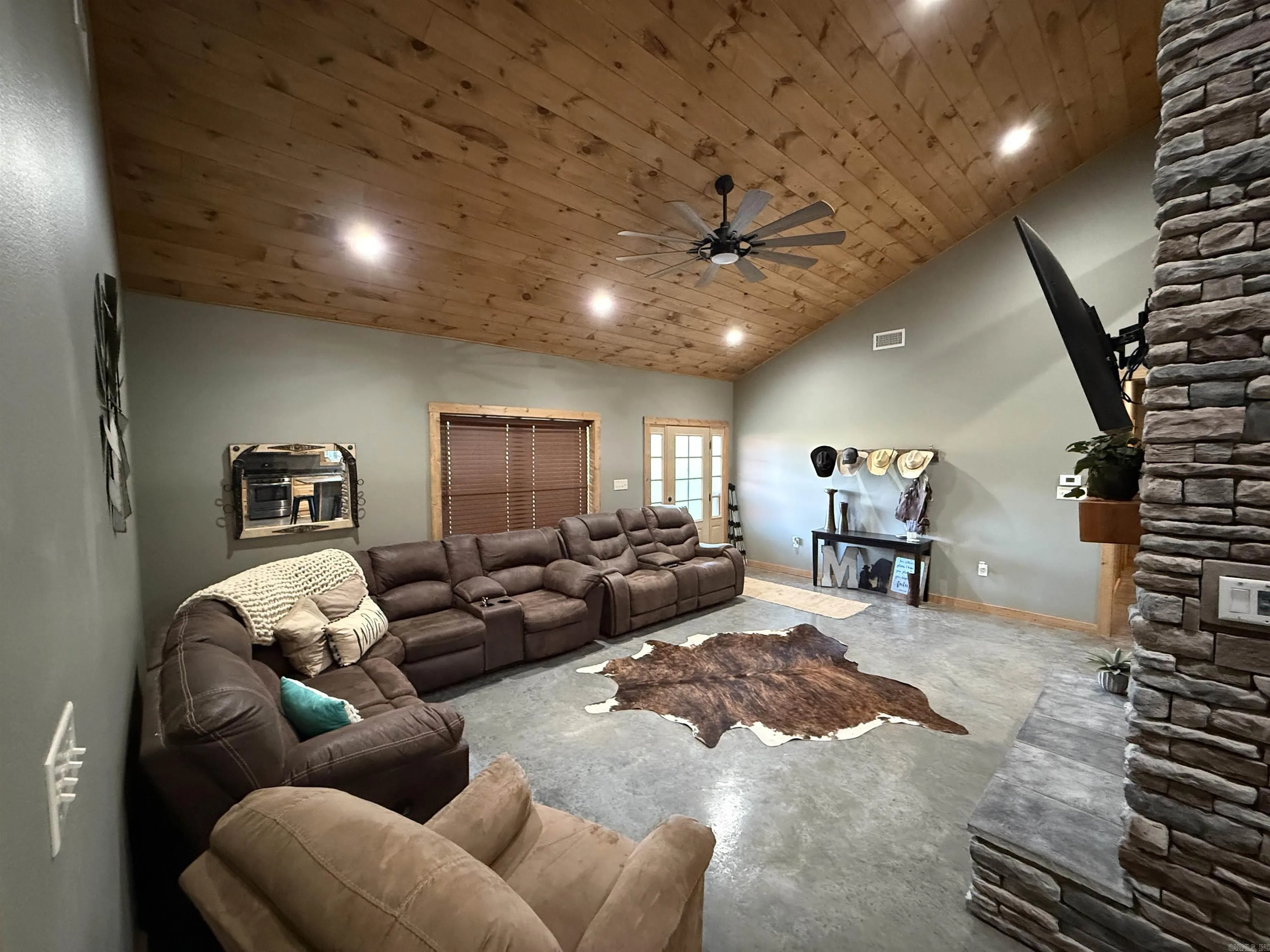 Property at 550  Sunshine ln. - Image 22