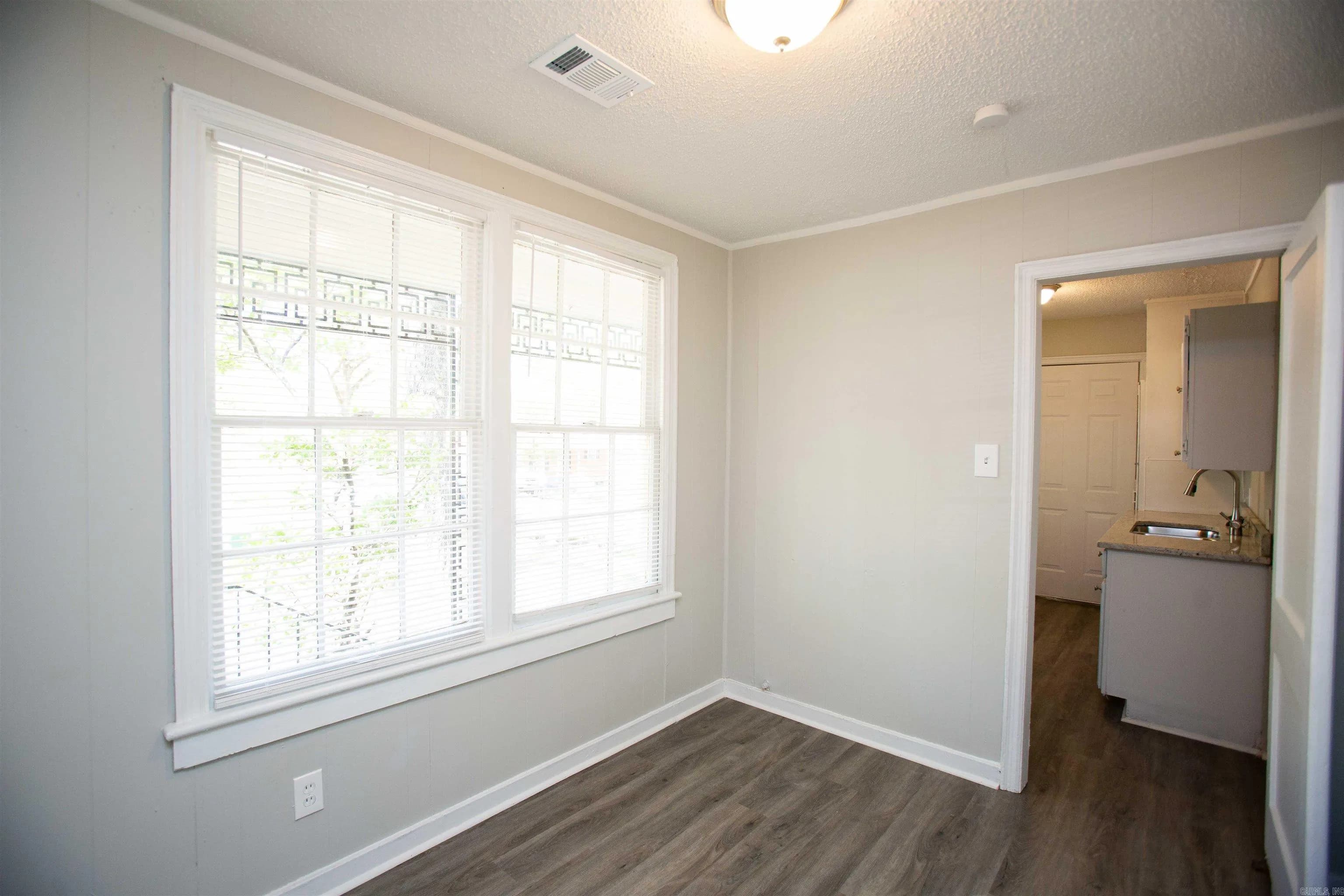 Property at 2309 S Tyler - Image 4