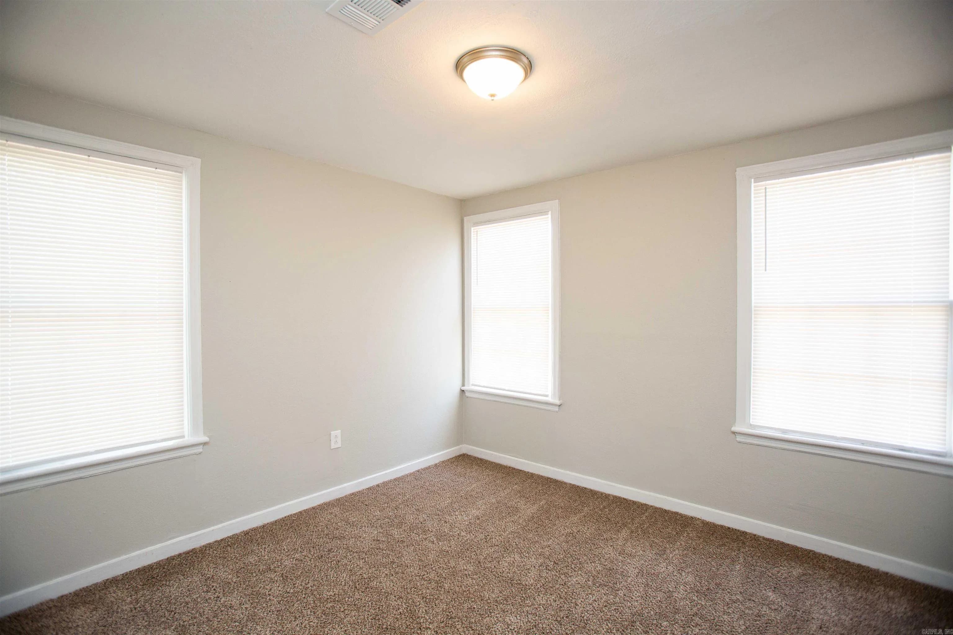 Property at 2309 S Tyler - Image 10