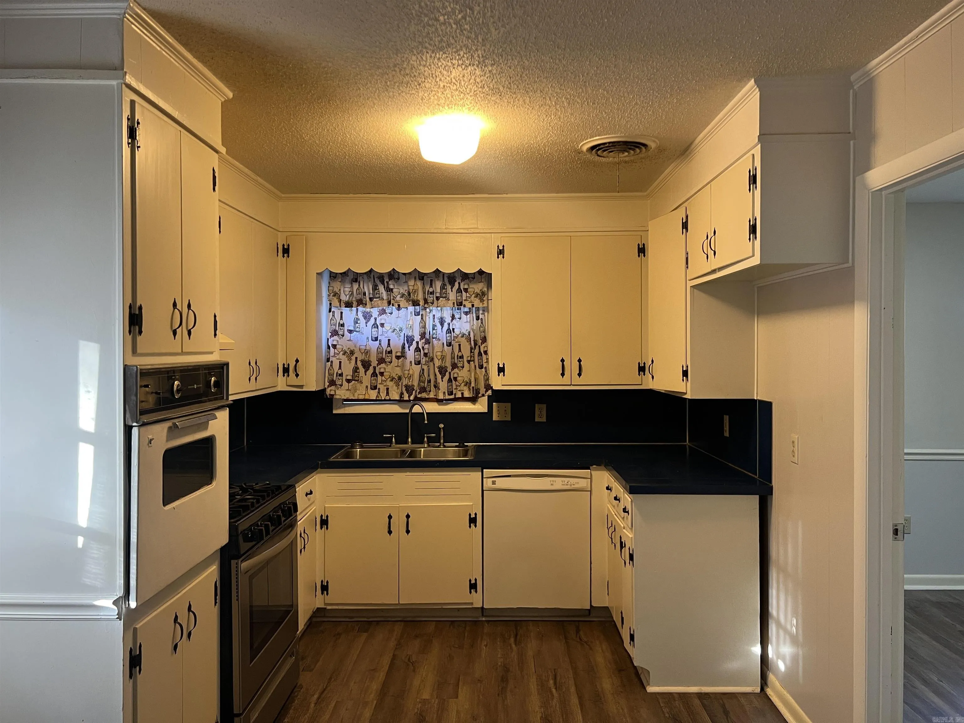 Property at 4008 S Holly - Image 6