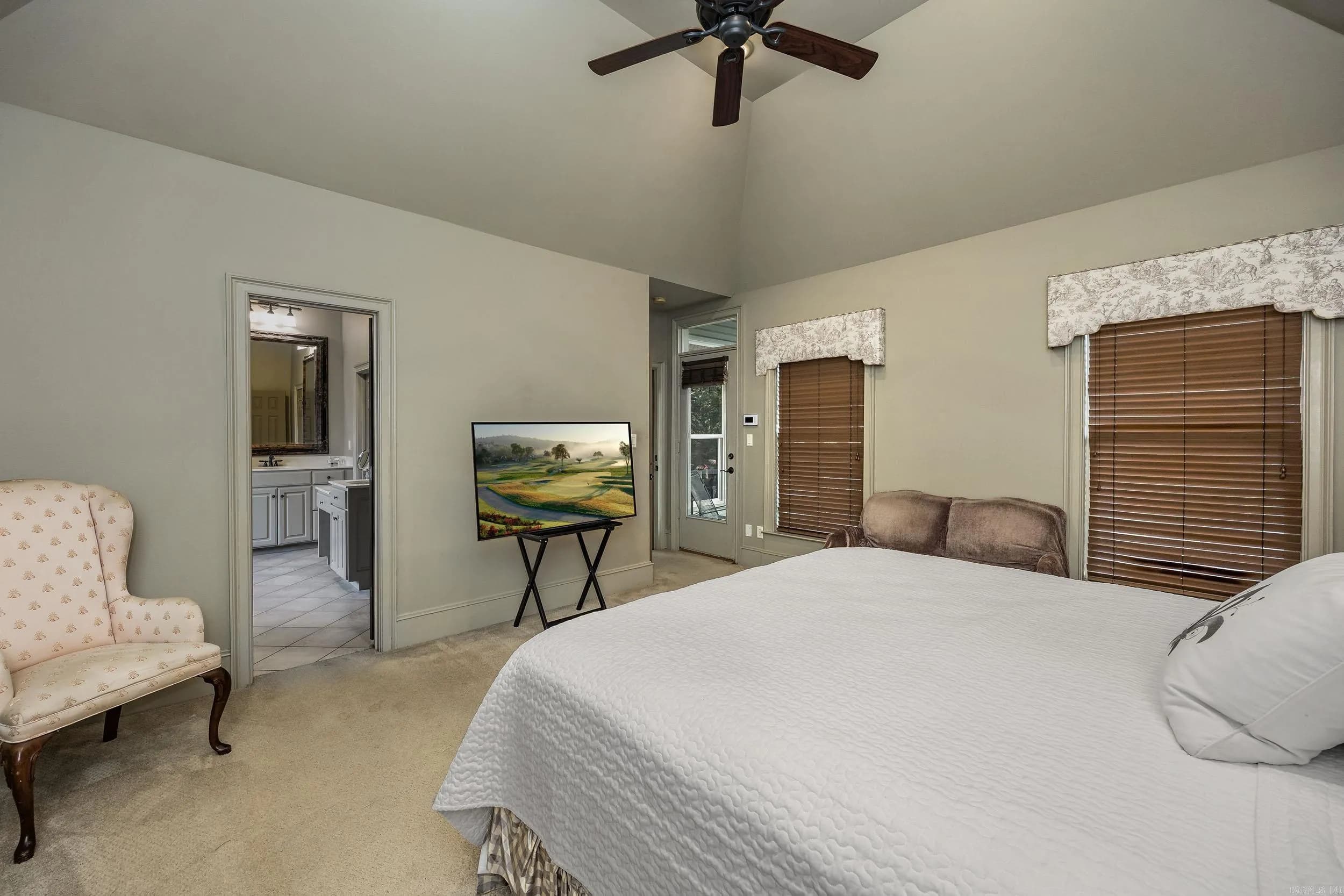 Property at 12  Cobblestone - Image 17
