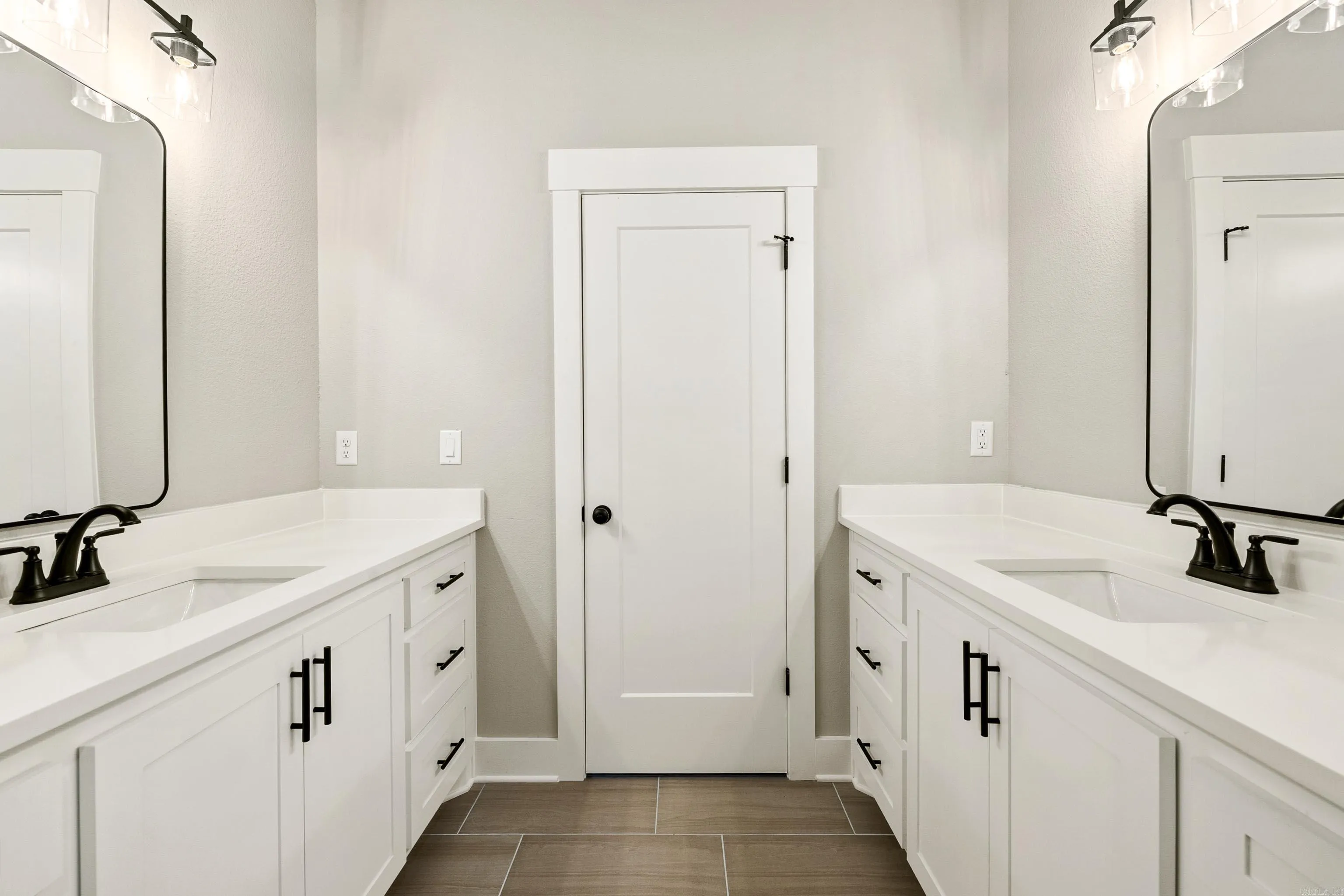Property at 9714  Gunter - Image 12