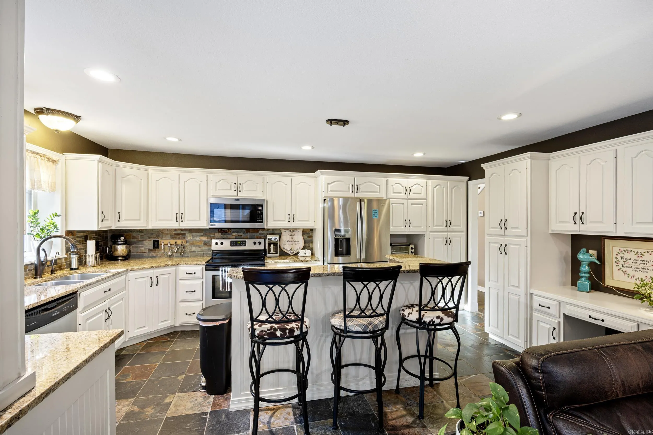 Property at 211  Park - Image 13