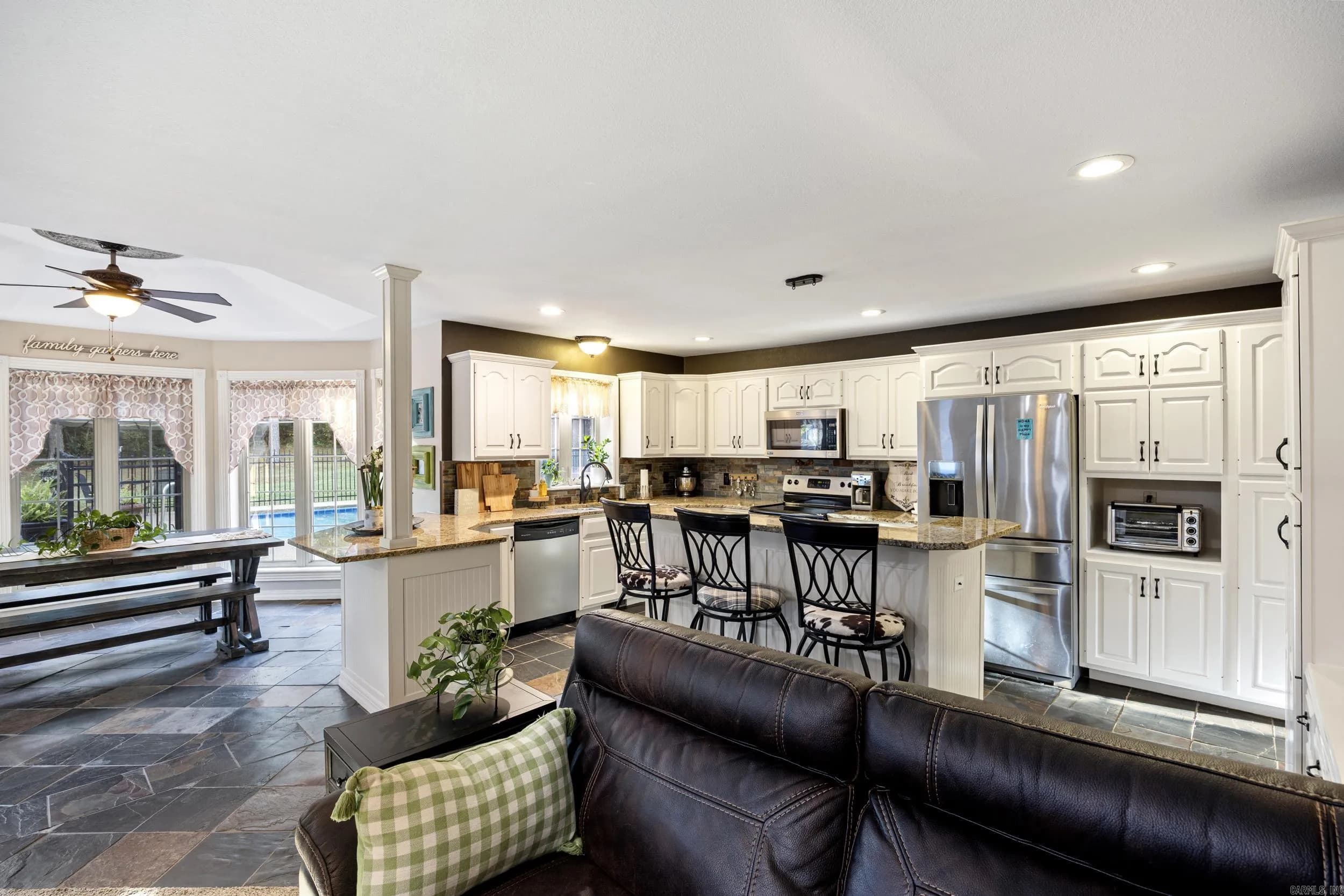 Property at 211  Park - Image 16