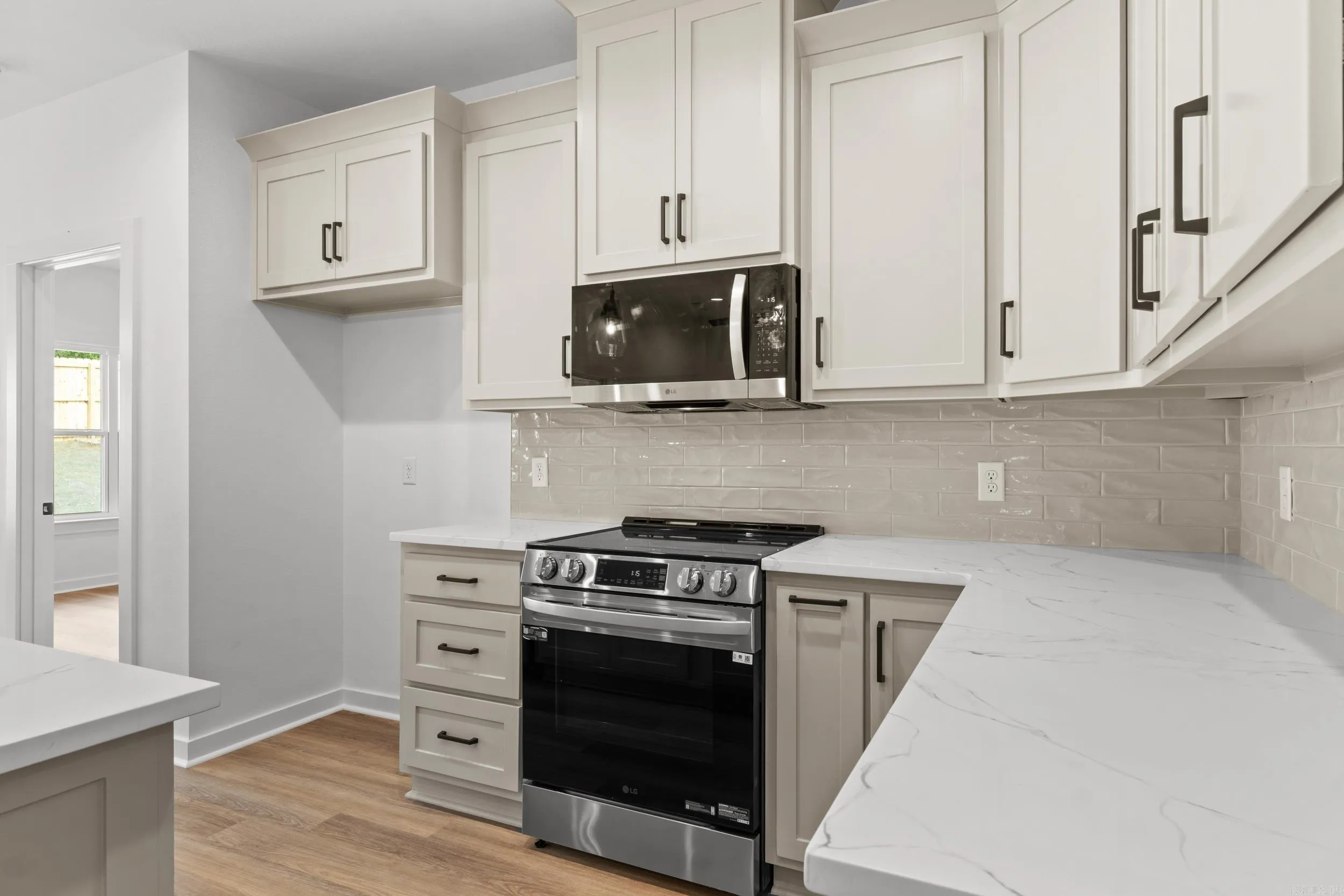 Property at 81  Lewis - Image 11