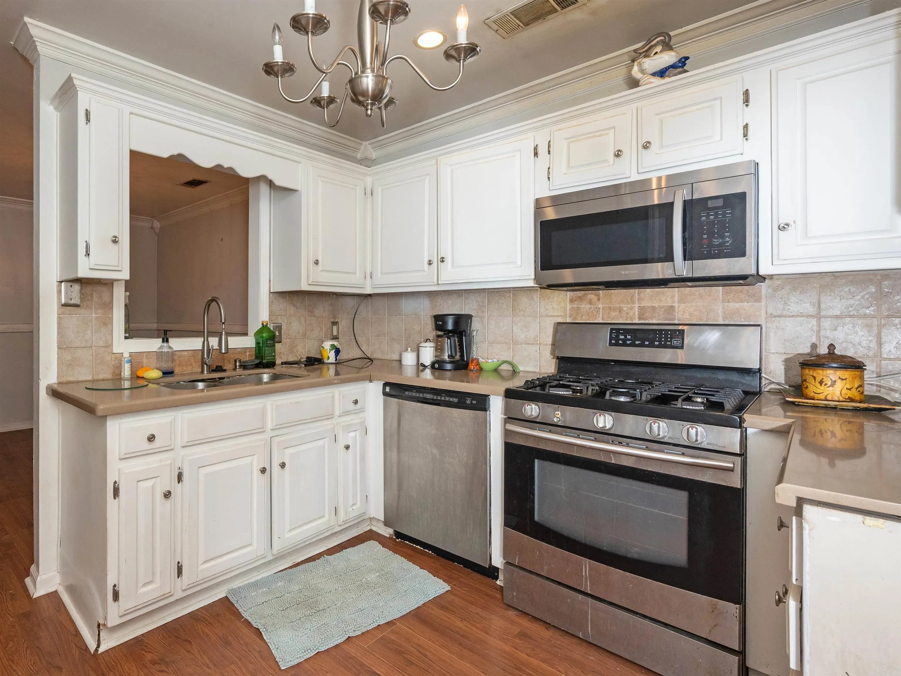 Property at 6401  Lakewood - Image 6