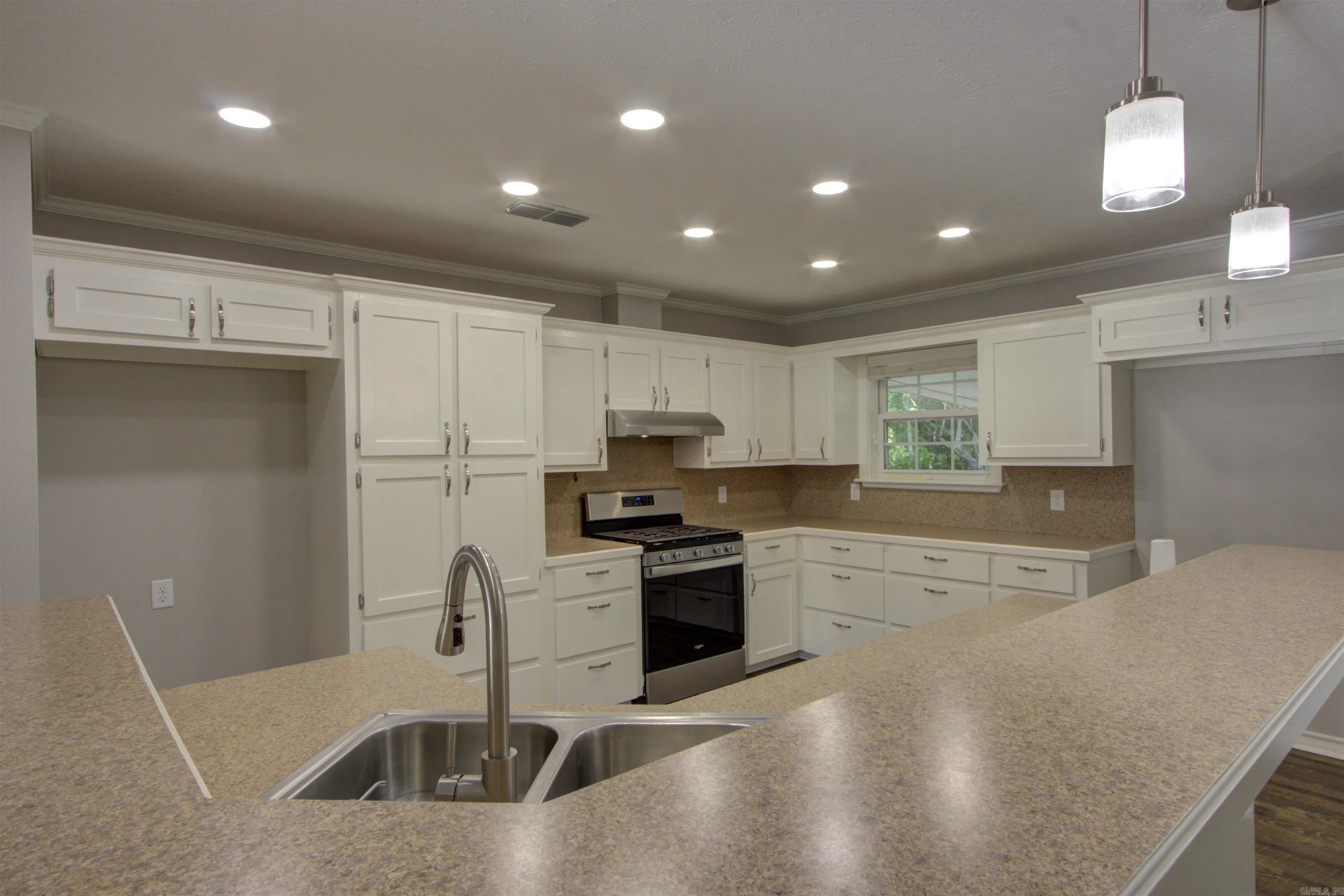 Property at 720  Tennessee acres - Image 5