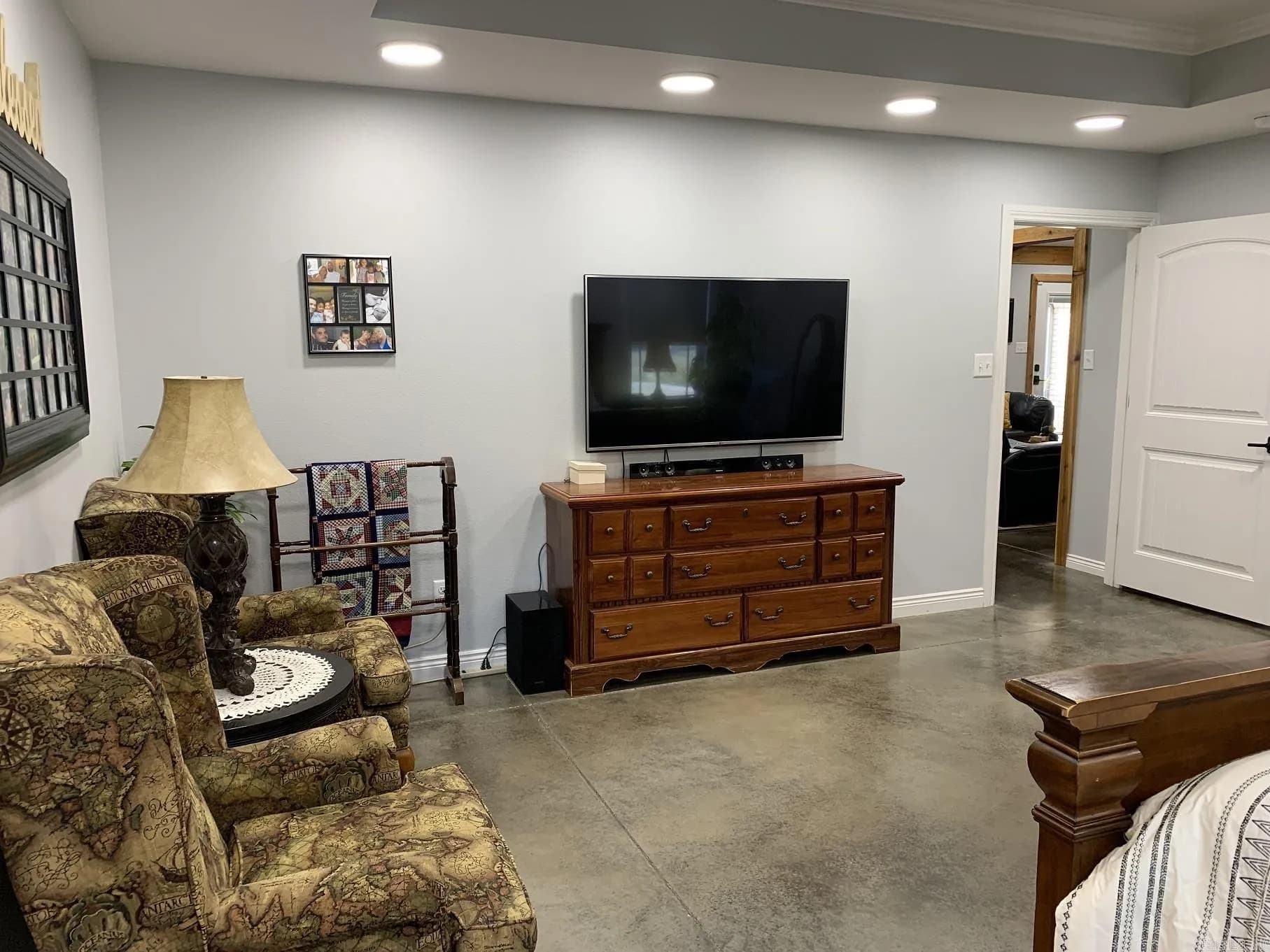 Property at 1544  Sweeden - Image 17