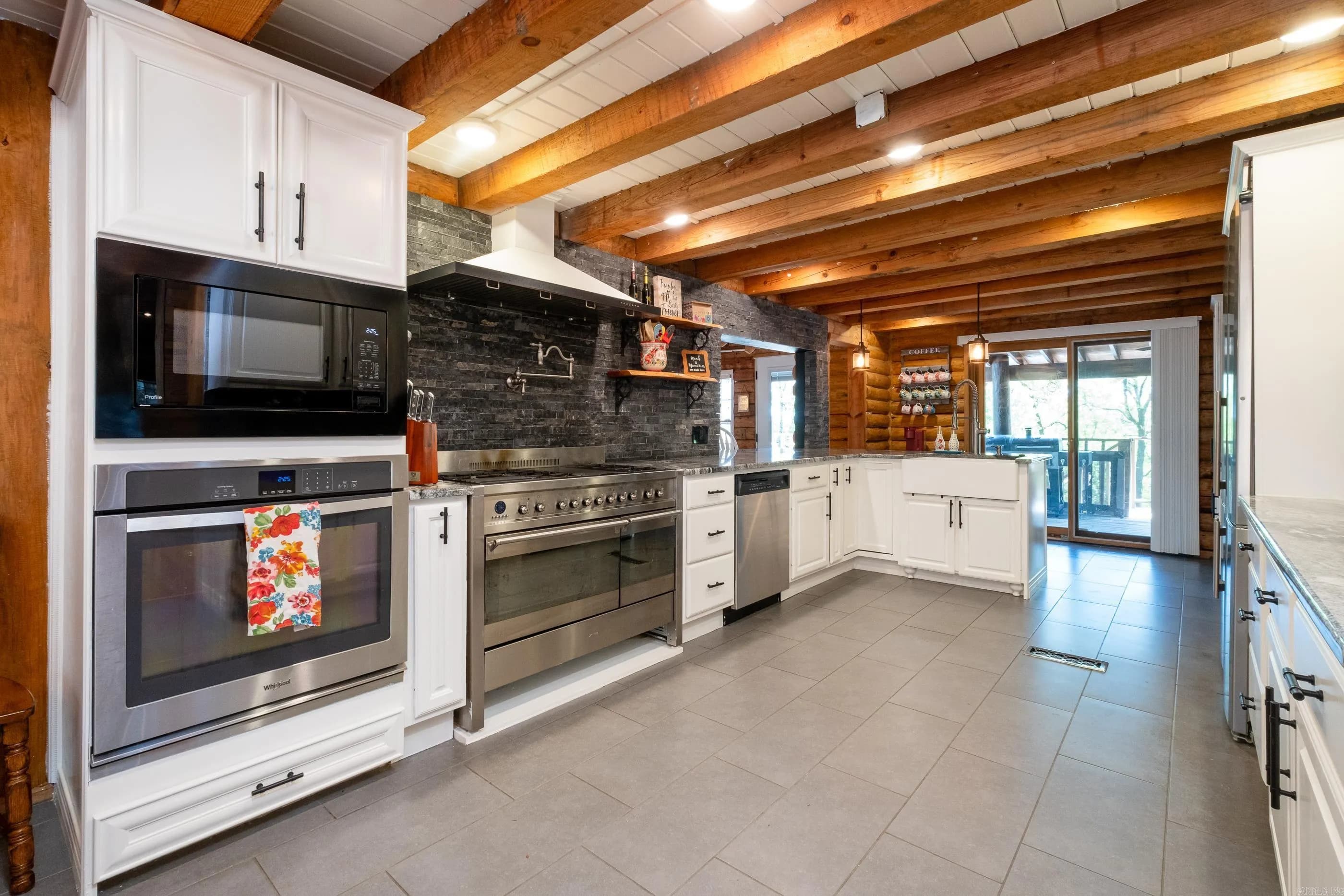 Property at 3614  Doral - Image 16