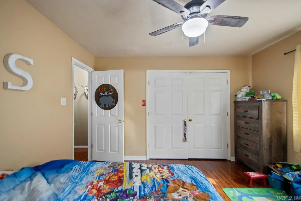 Property at 2804  Falcon - Image 15