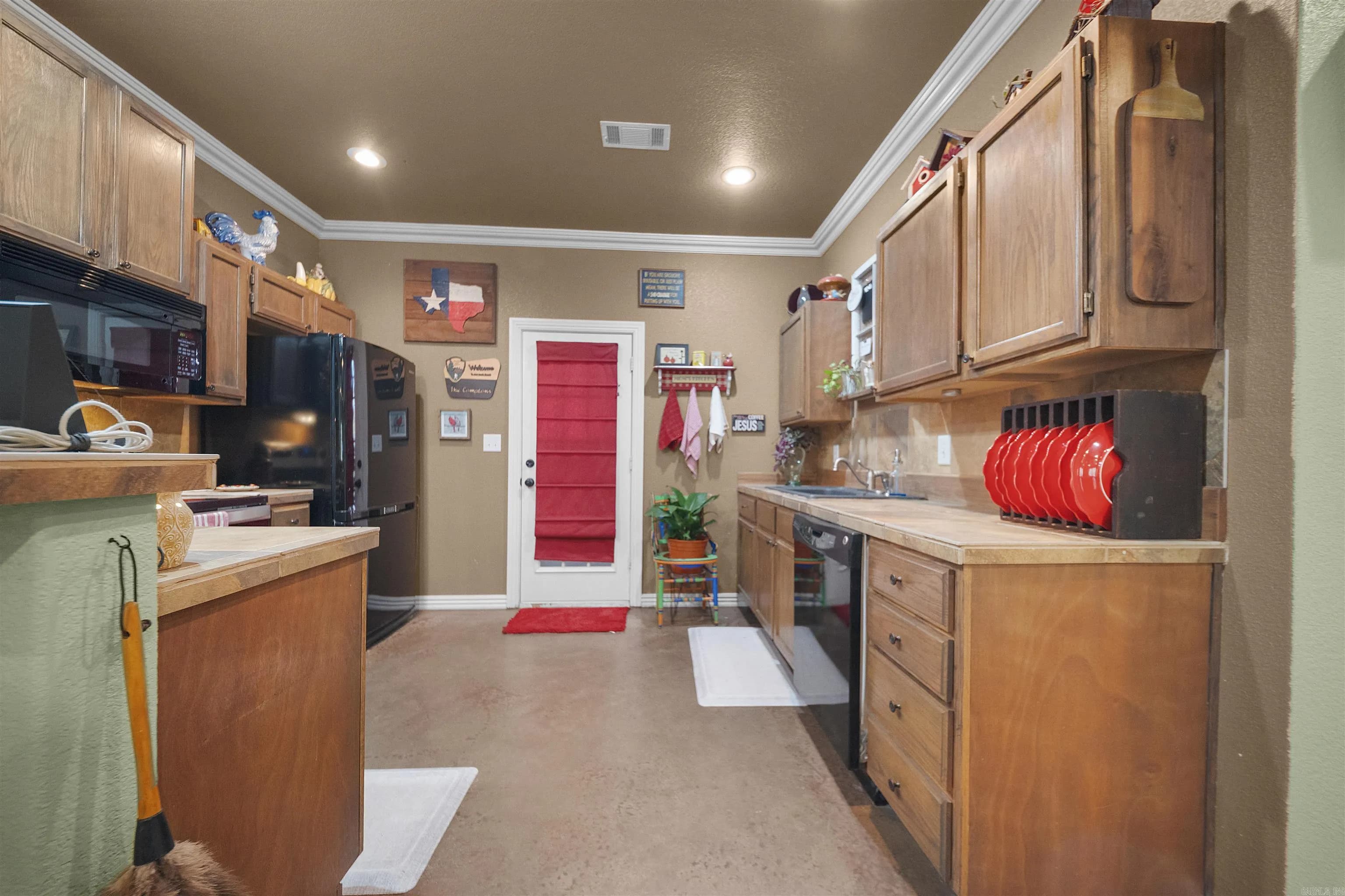 Property at 640  Stover - Image 11