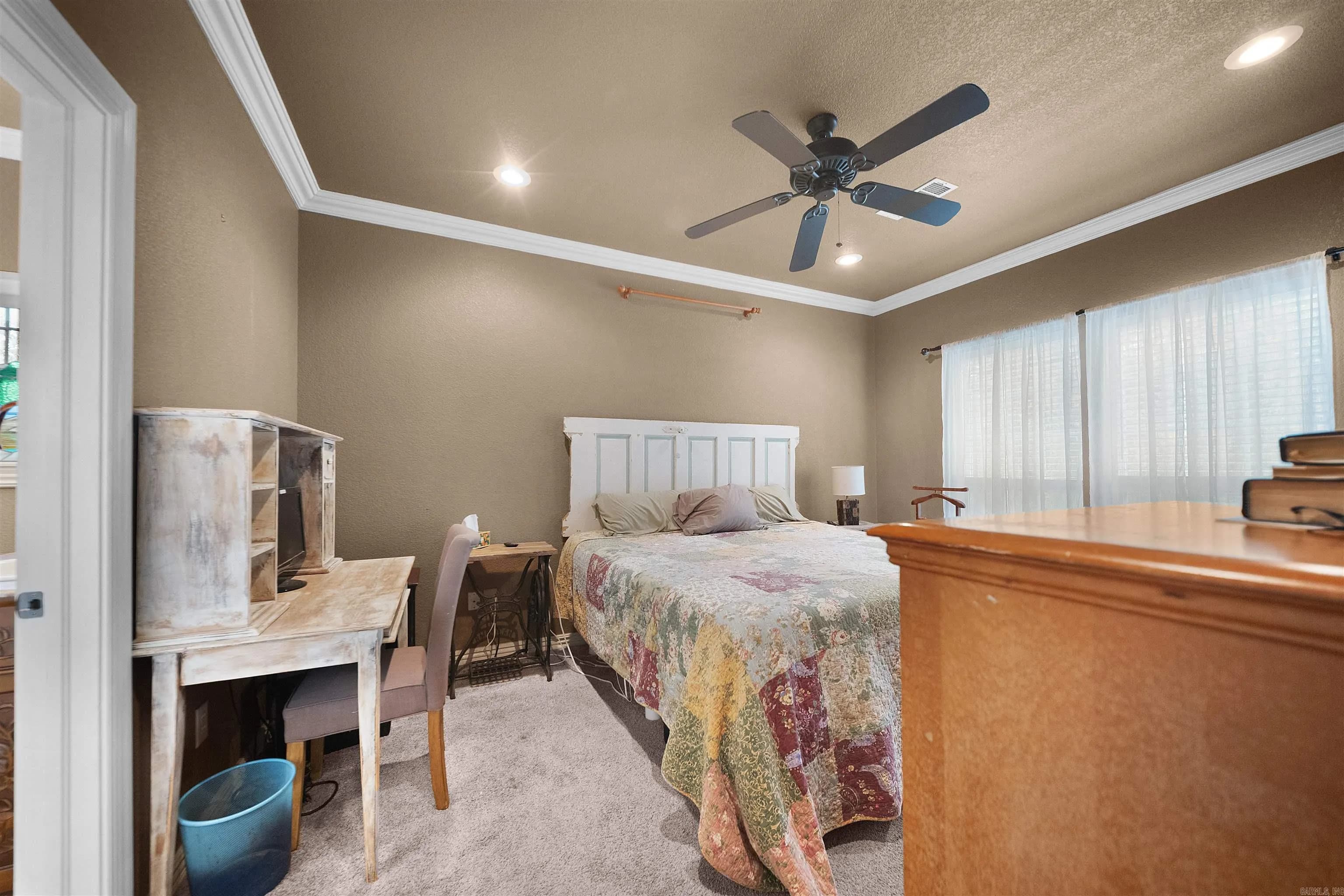 Property at 640  Stover - Image 20