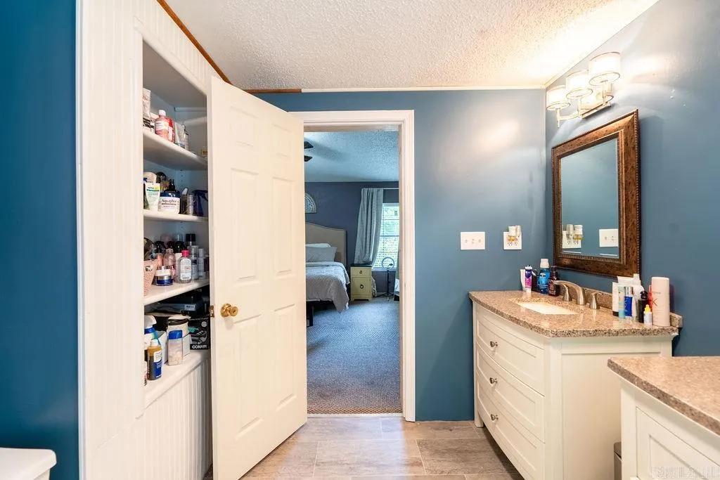 Property at 409  River dr - Image 21