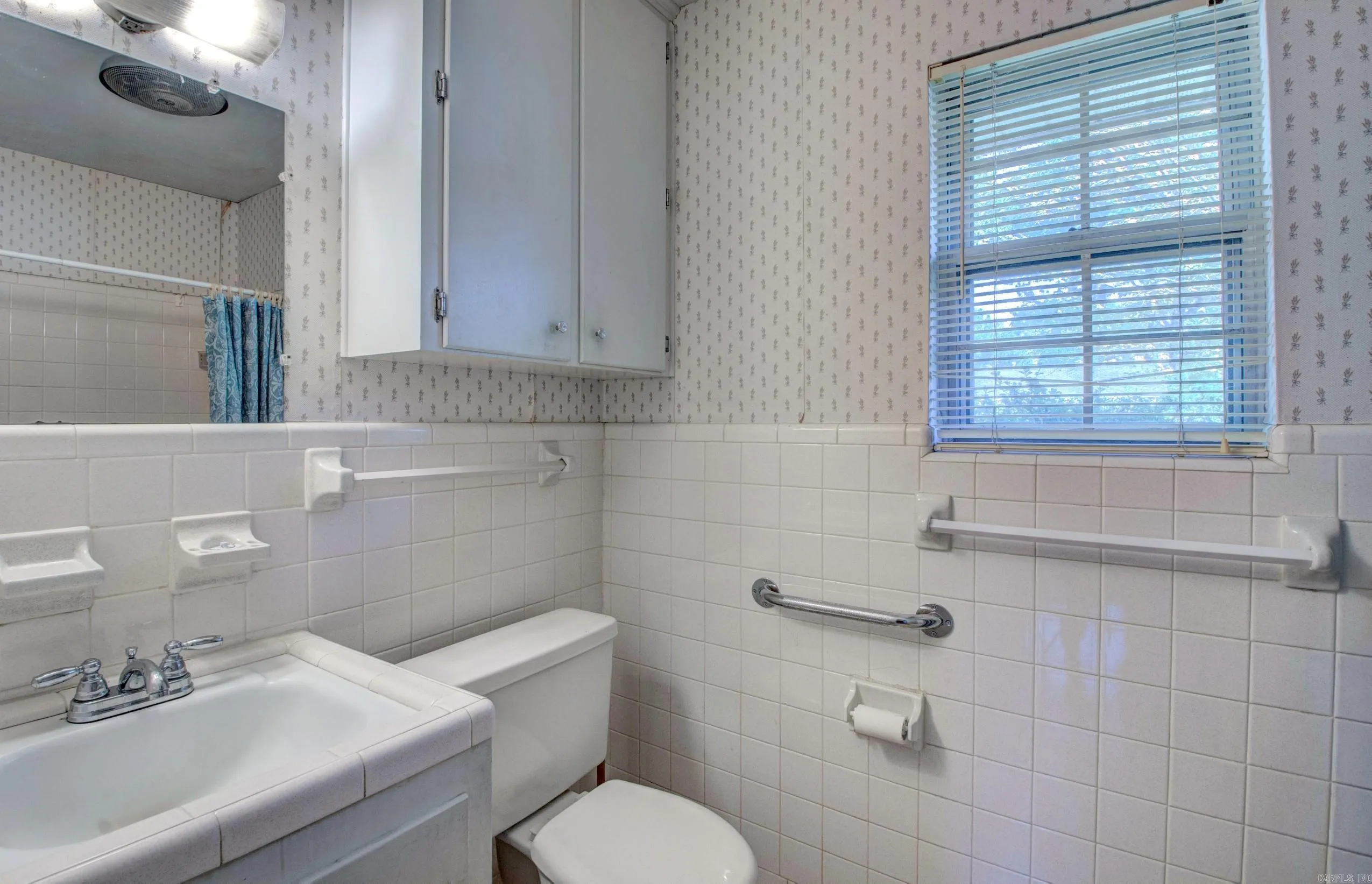 Property at 1307  Hillcrest - Image 32