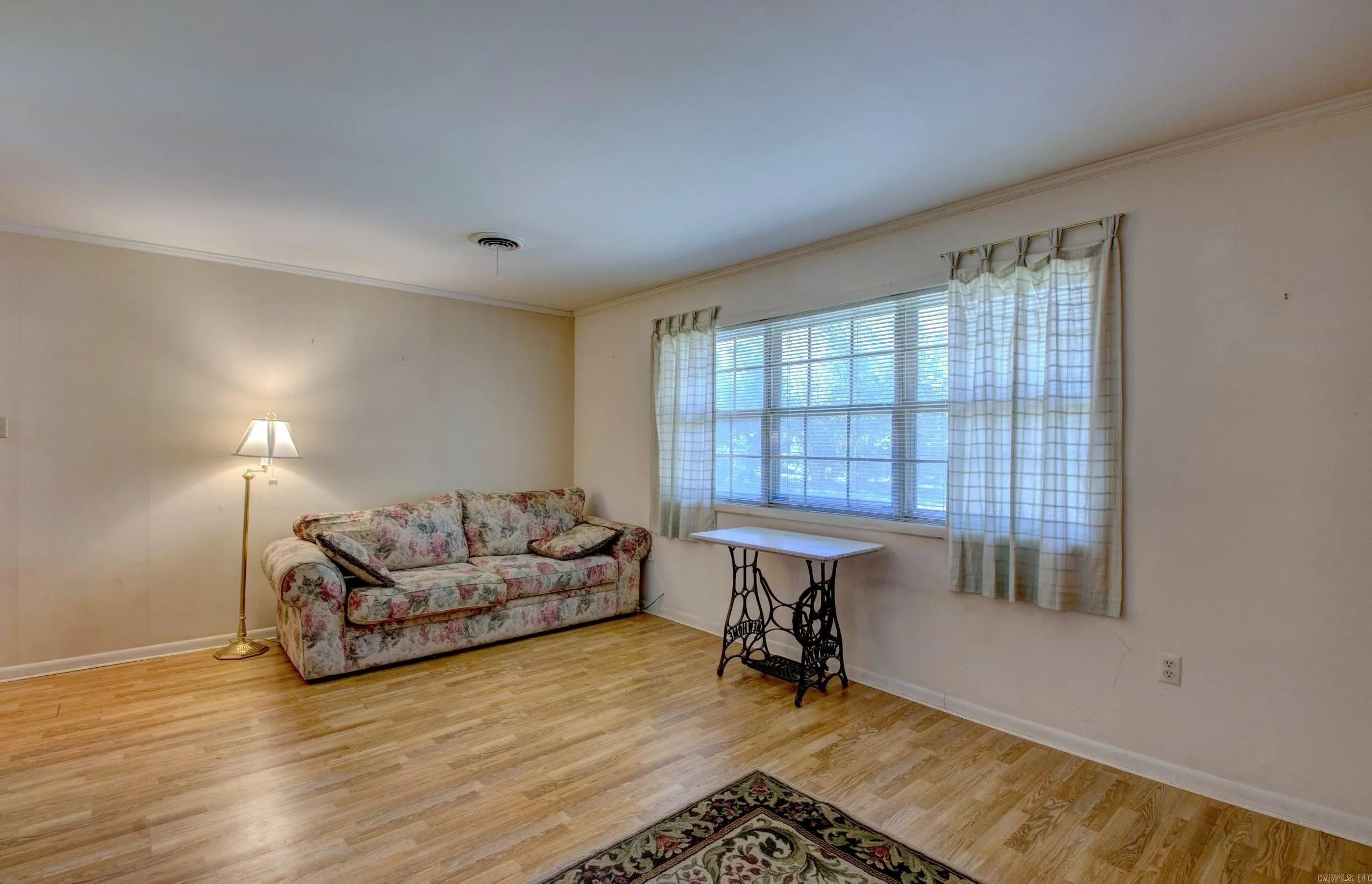 Property at 1307  Hillcrest - Image 9