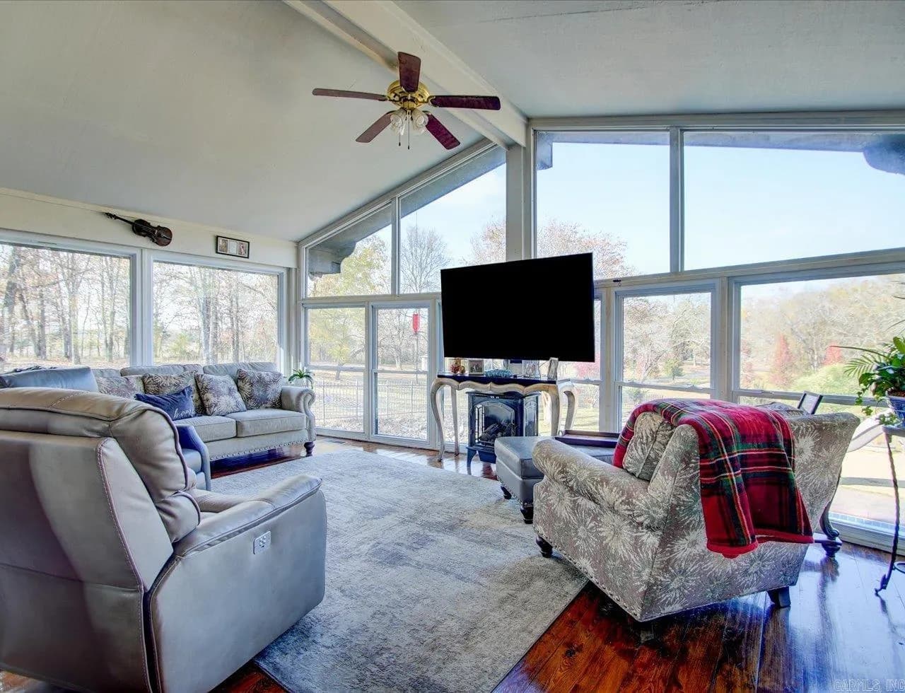 Property at 121  Kingery - Image 12