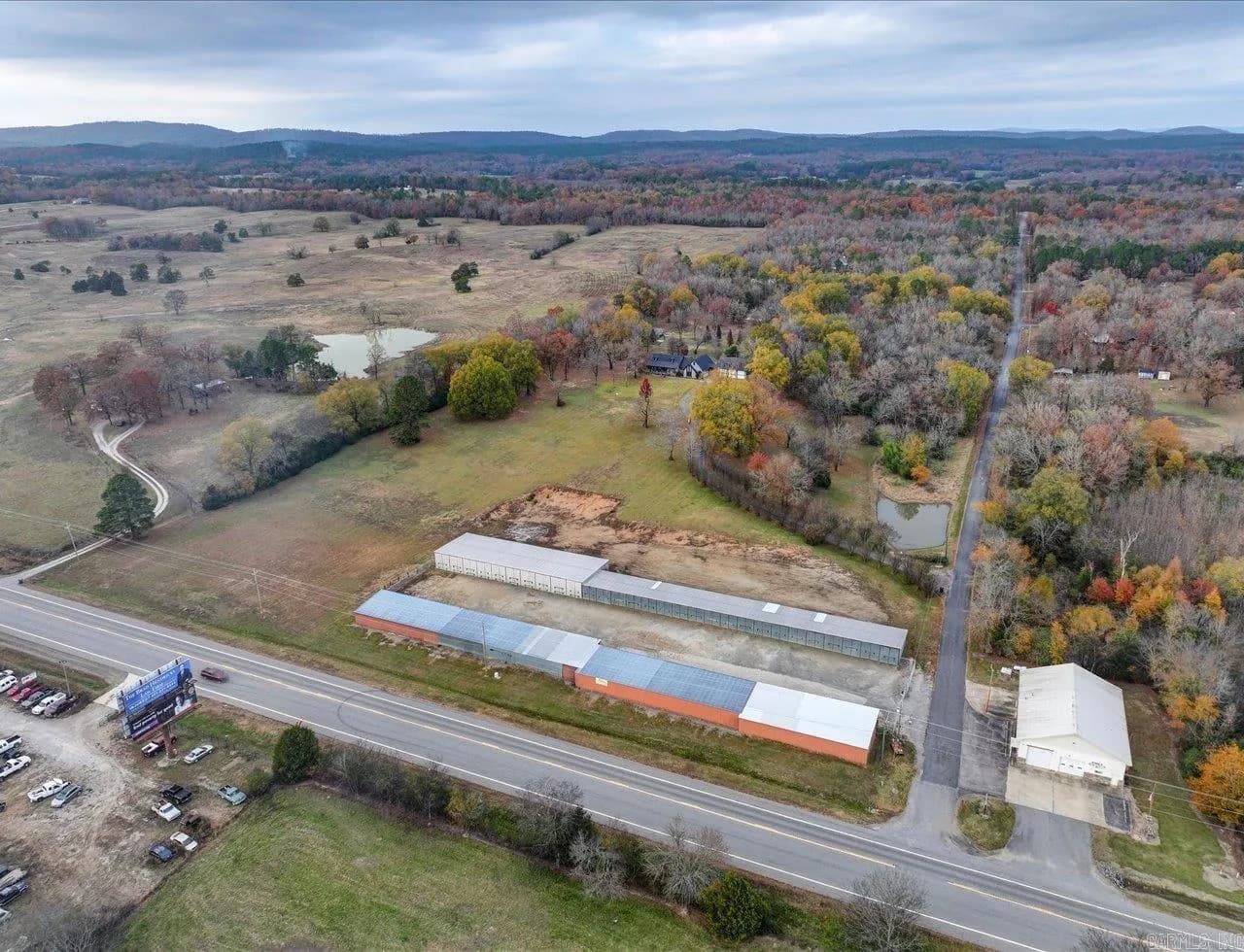 Property at 121  Kingery - Image 4