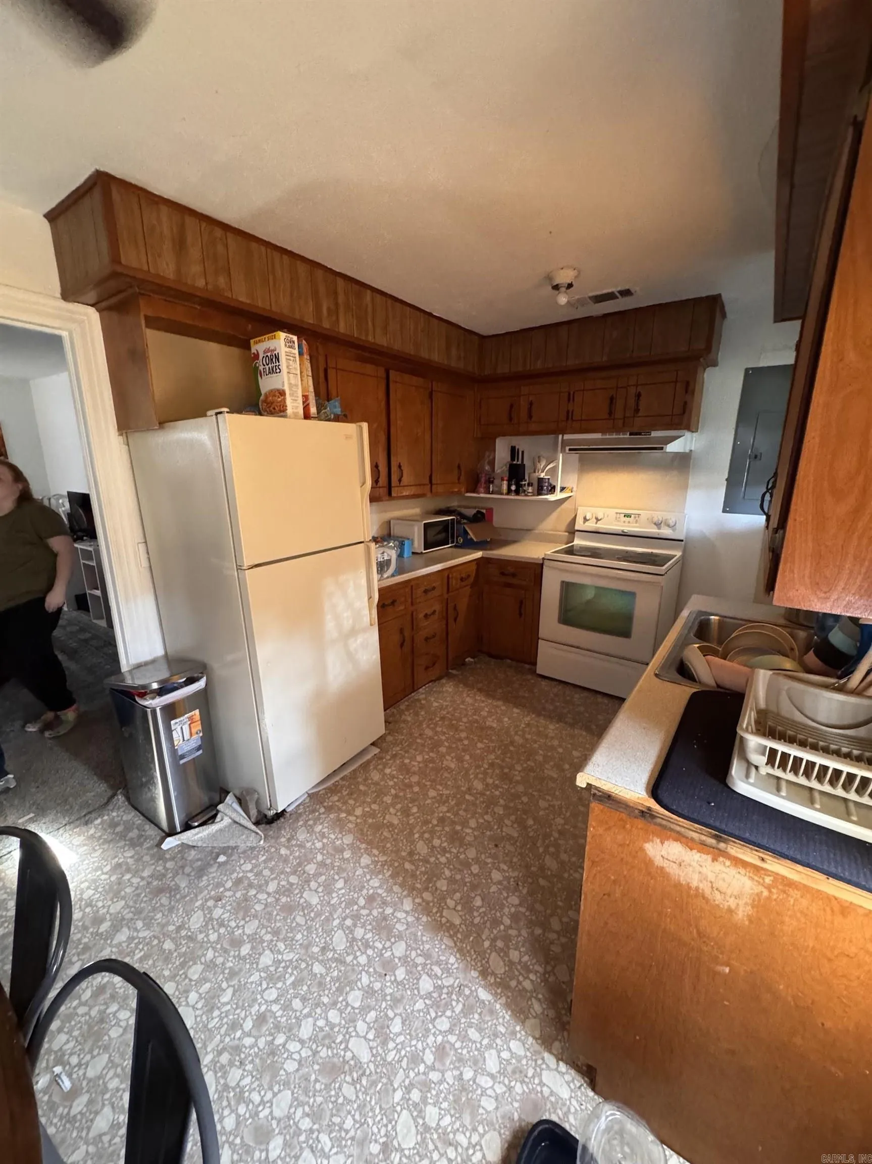 Property at 211 NW Third - Image 5