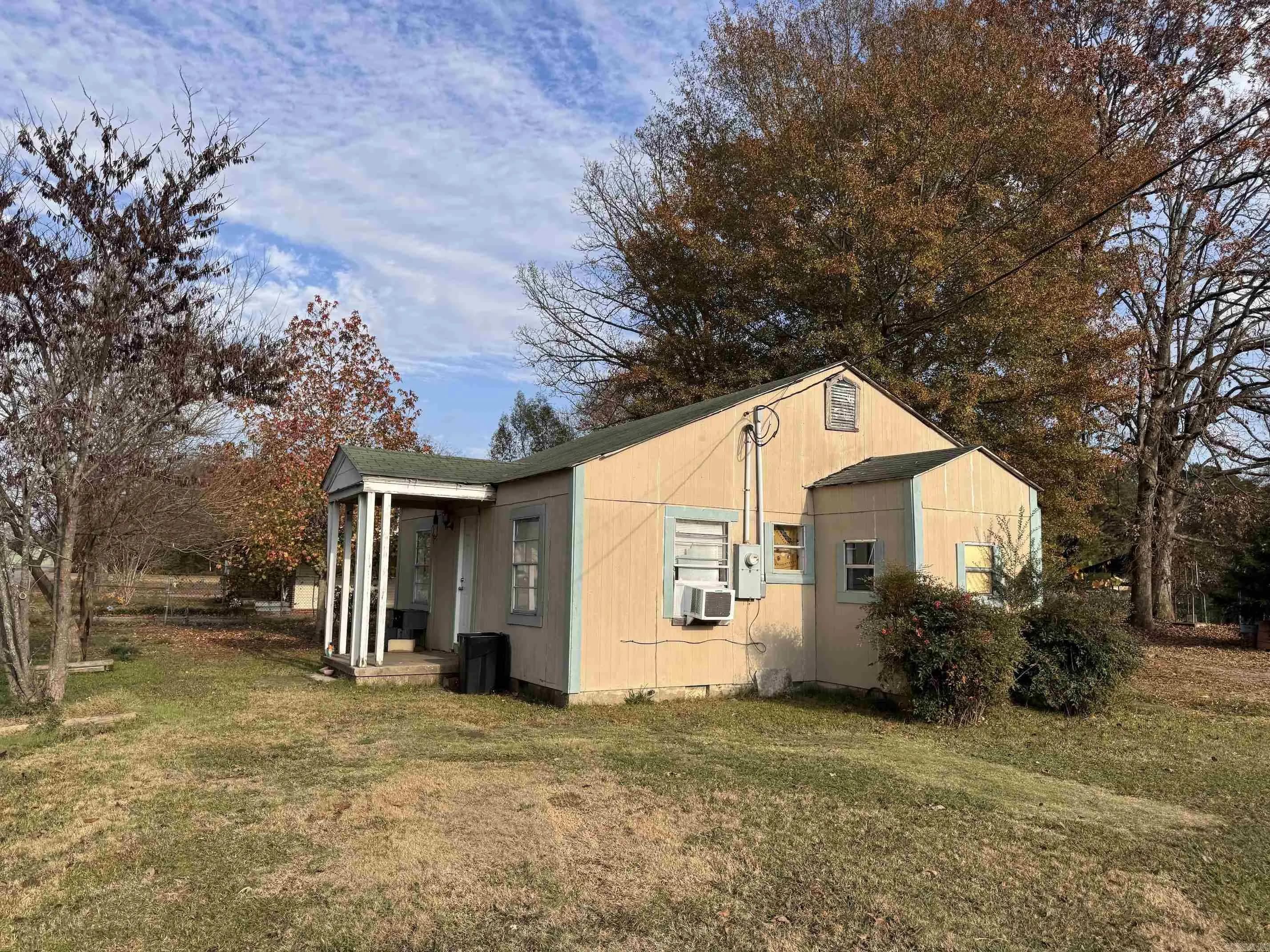 Property at 211 NW Third - Image 2