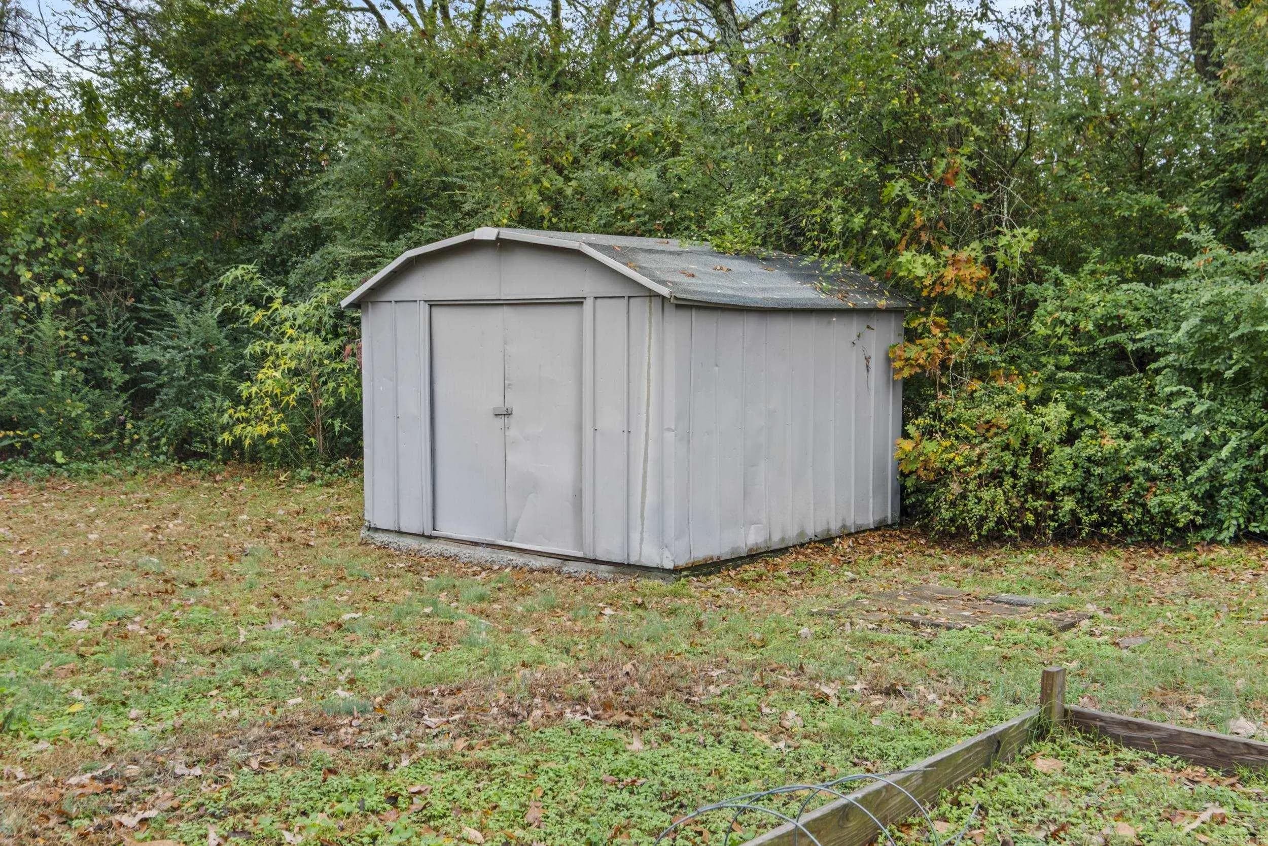 Property at 307  Sherwood - Image 22