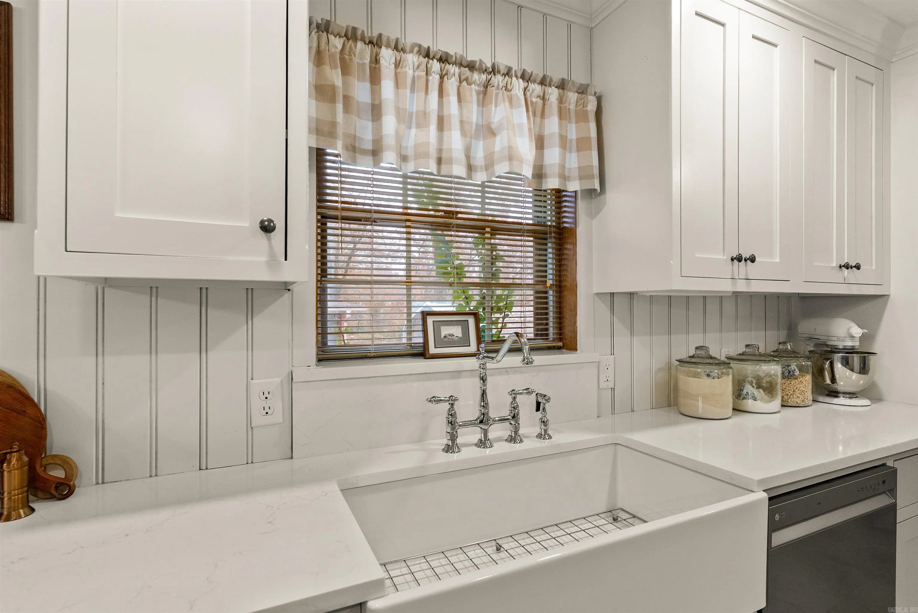 Property at 901 E 53rd place - Image 15