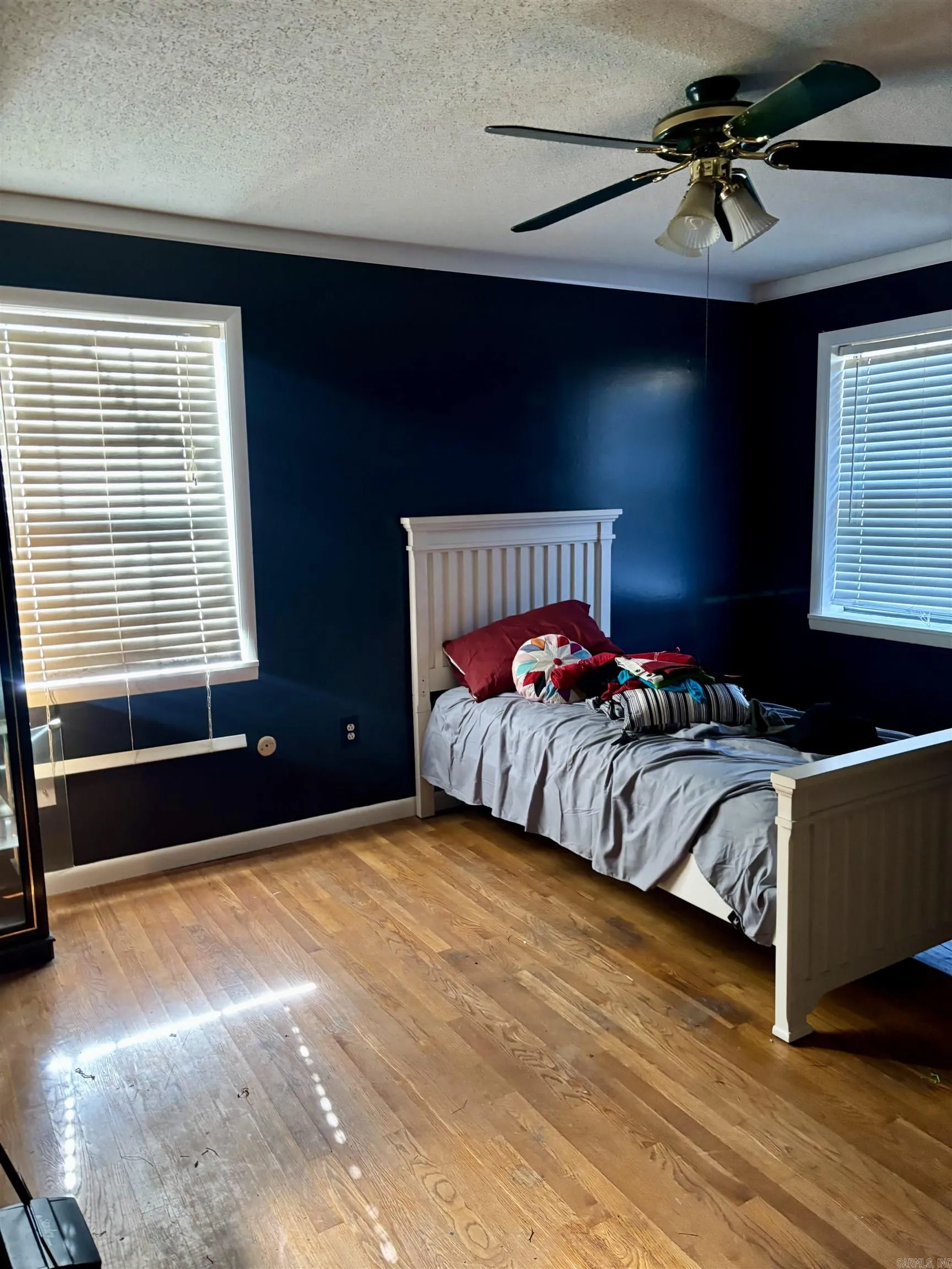 Property at 1105  Victory - Image 11