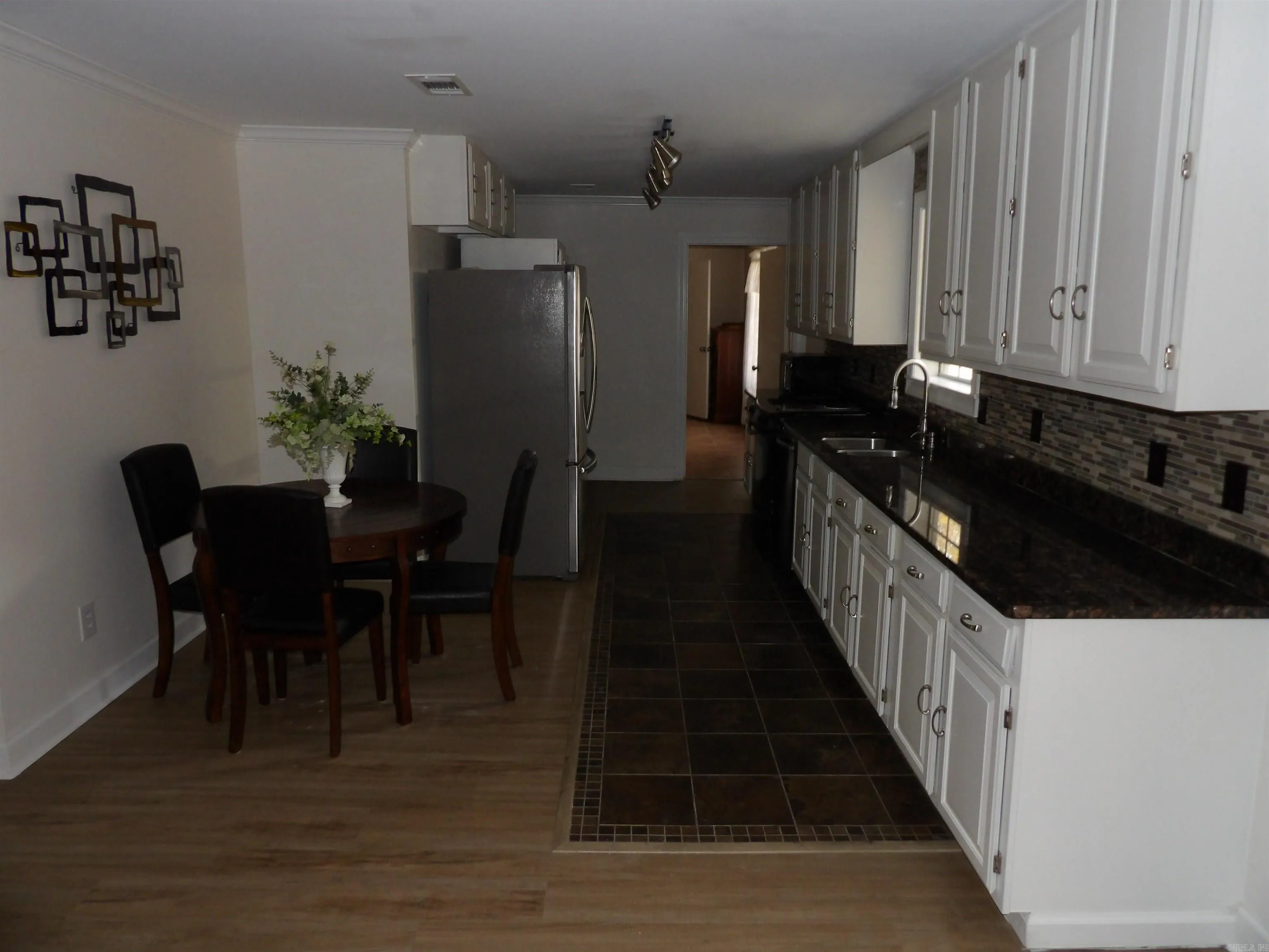 Property at 432  Burton - Image 11