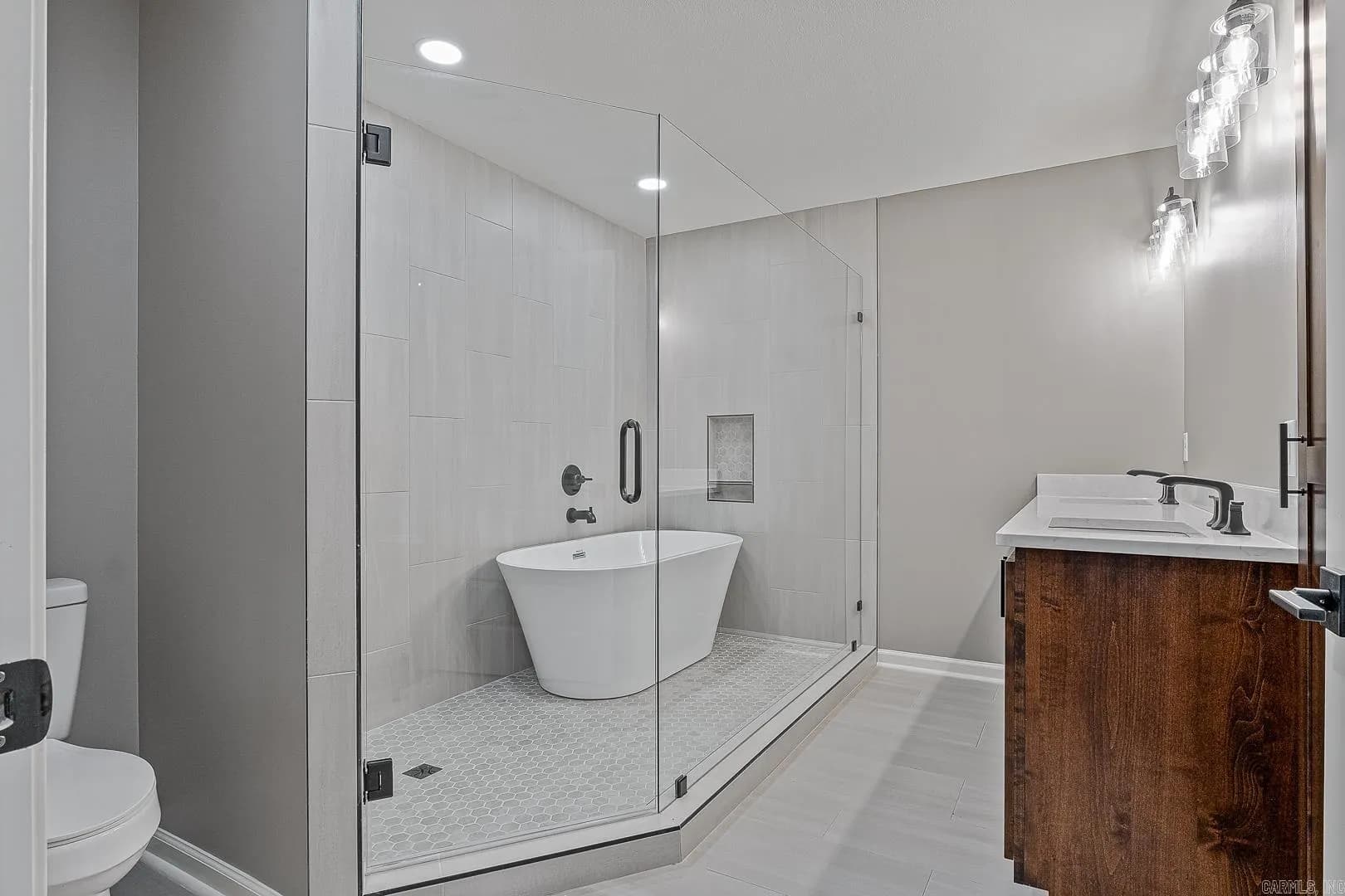 Property at 401  Brentwood - Image 15